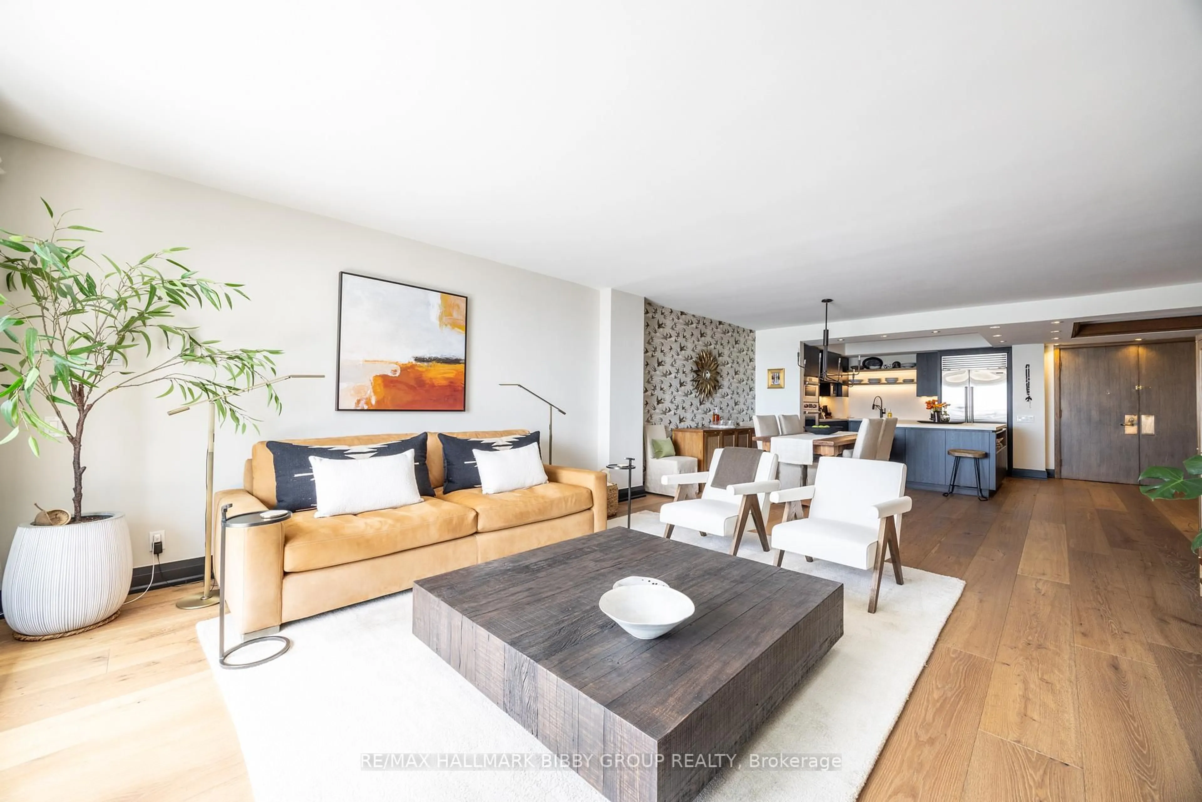 Living room with furniture, unknown for 460 Queens Quay #903E, Toronto Ontario M5V 2Y4