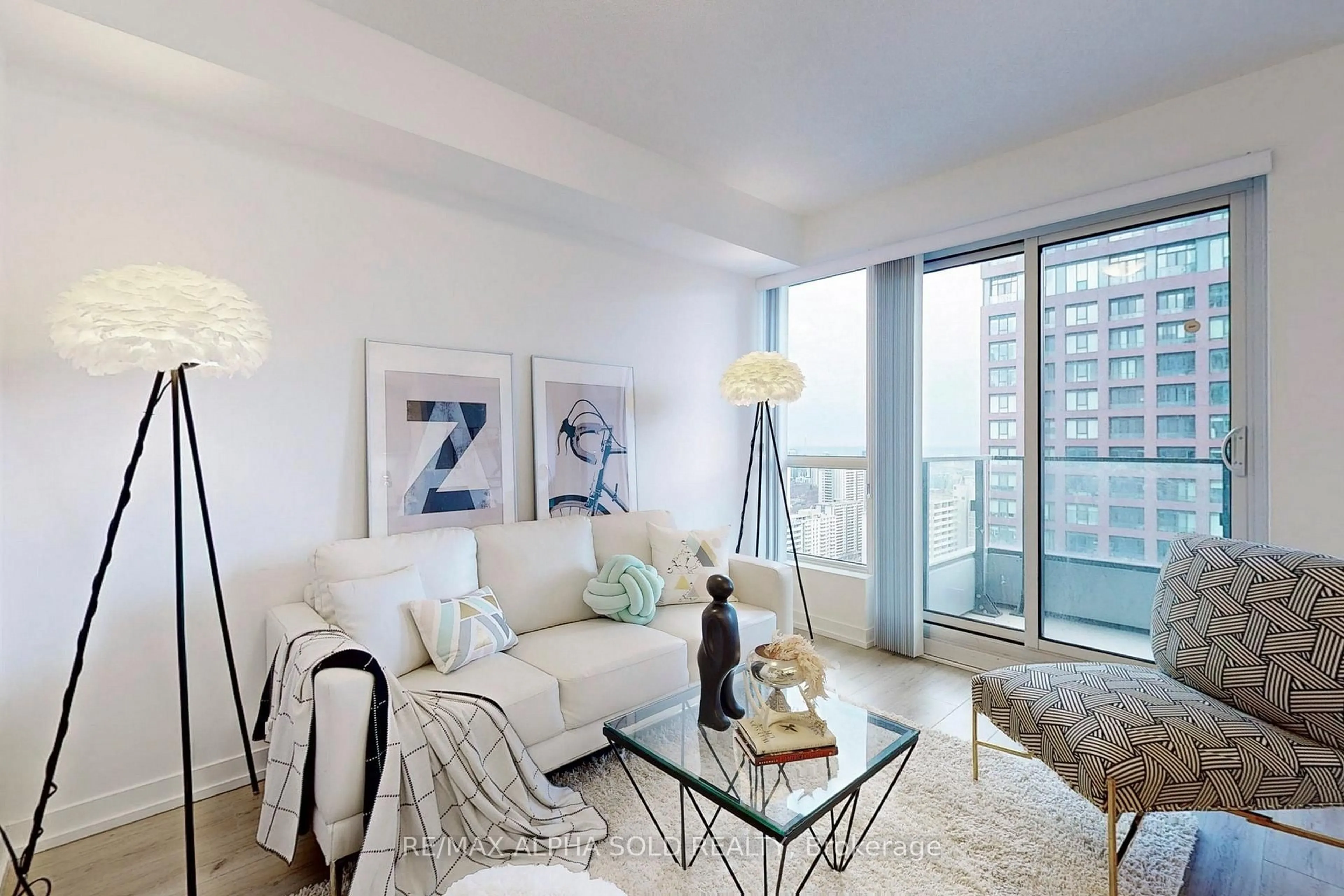 Living room with furniture, unknown for 395 Bloor St #3201, Toronto Ontario M4W 0B4
