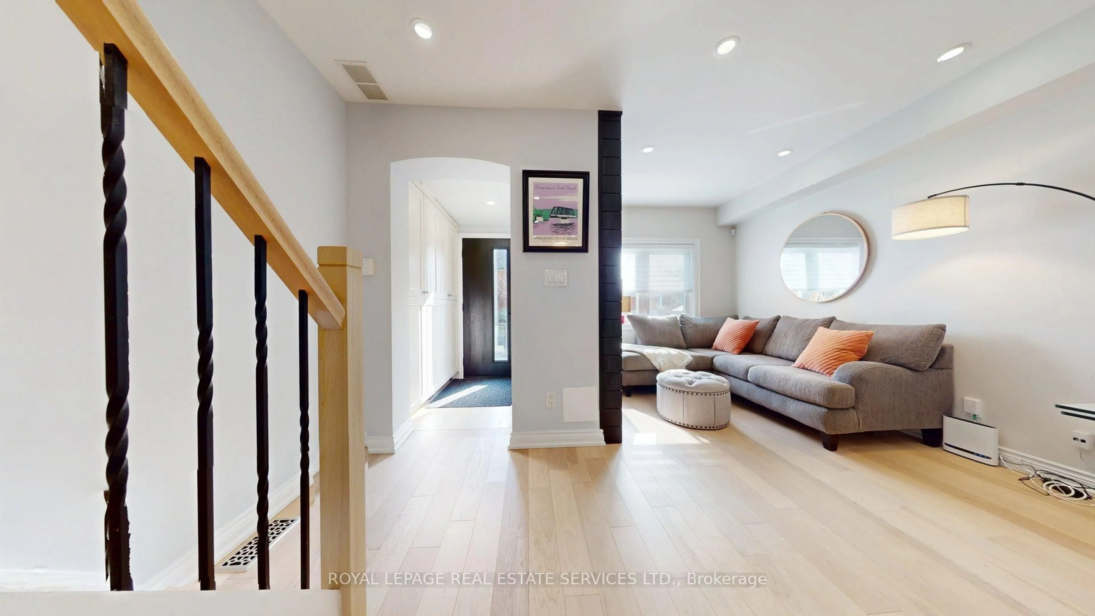 Indoor entryway for 168 Ronan Ave, Toronto Ontario M4N 2Y6