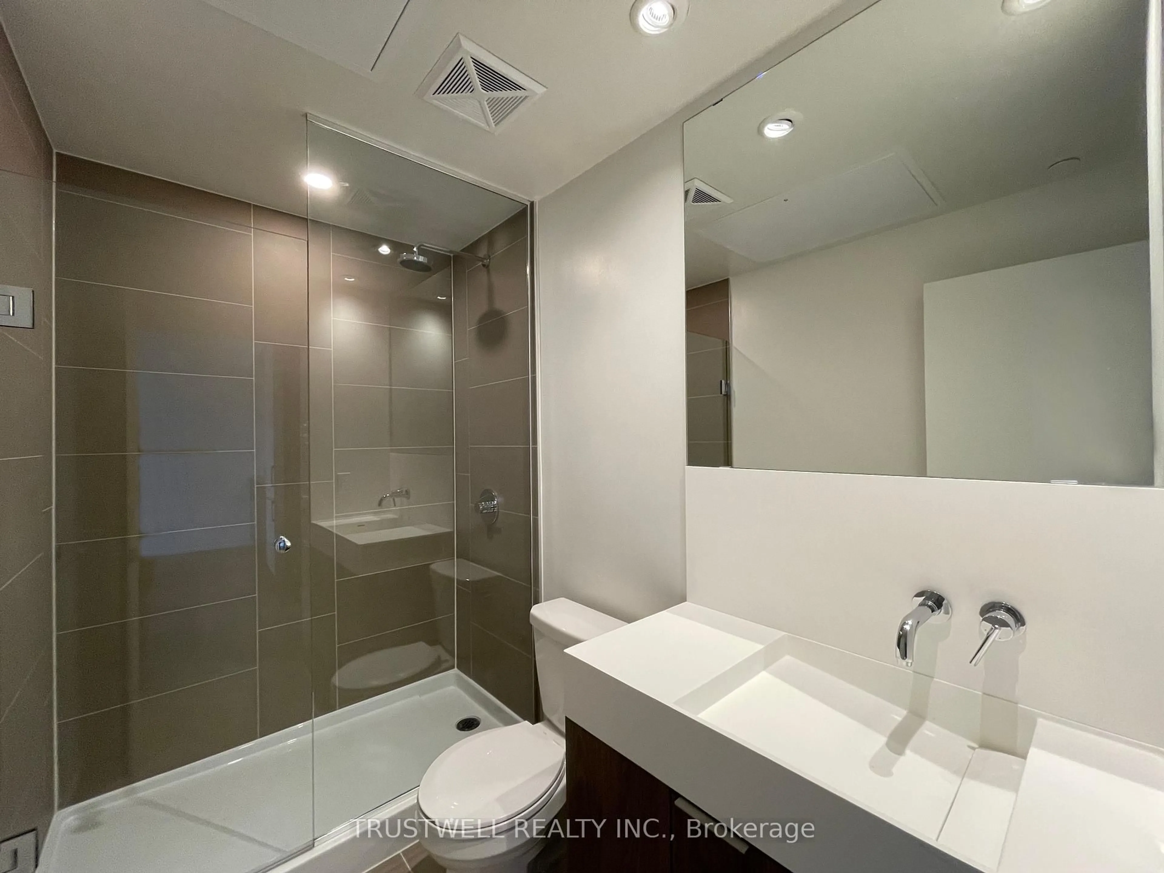Standard bathroom, ceramic/tile floor for 15 Lower Jarvis St #3513, Toronto Ontario M5E 1R7