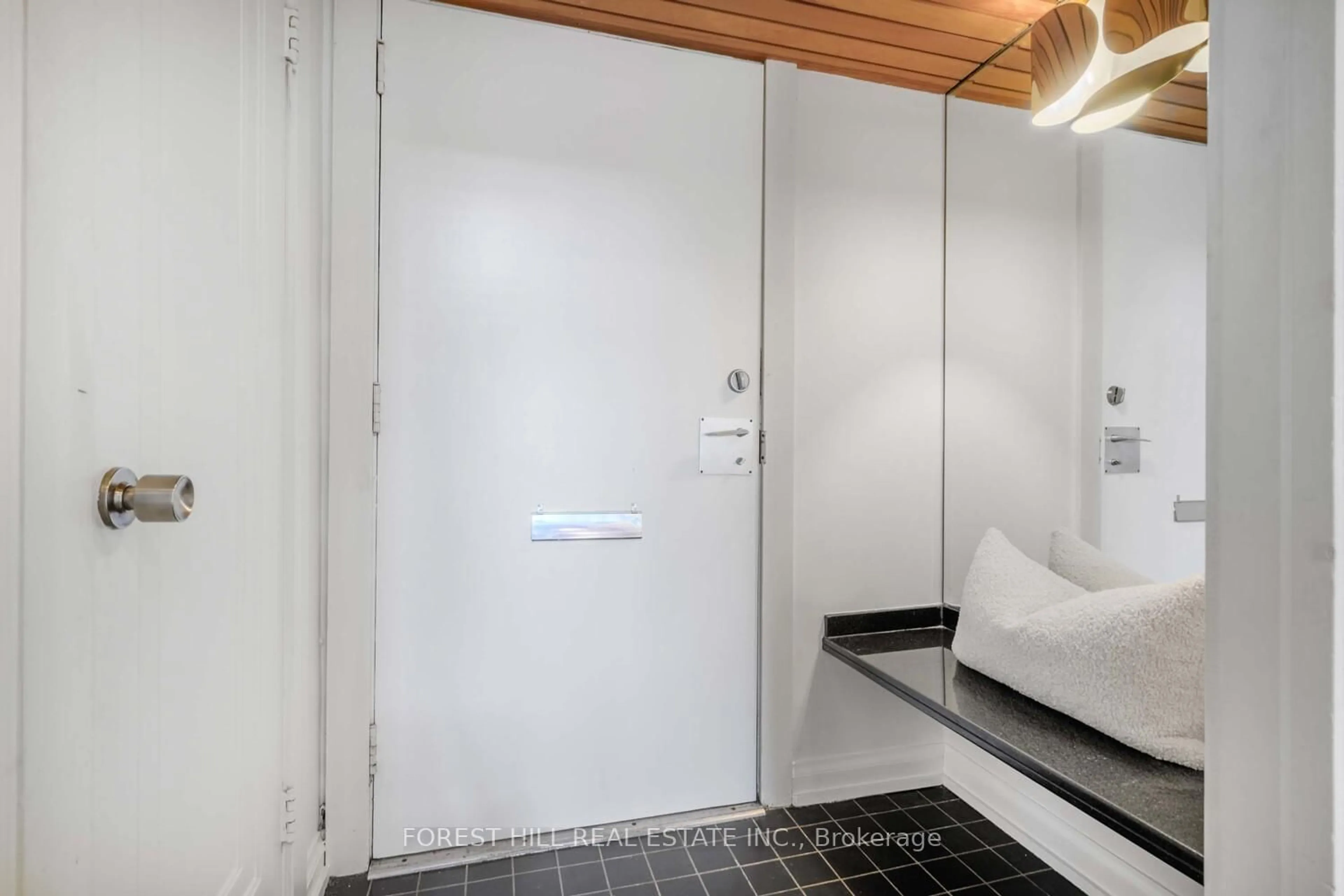 Indoor entryway for 192 Old Forest Hill Rd, Toronto Ontario M6C 2G9