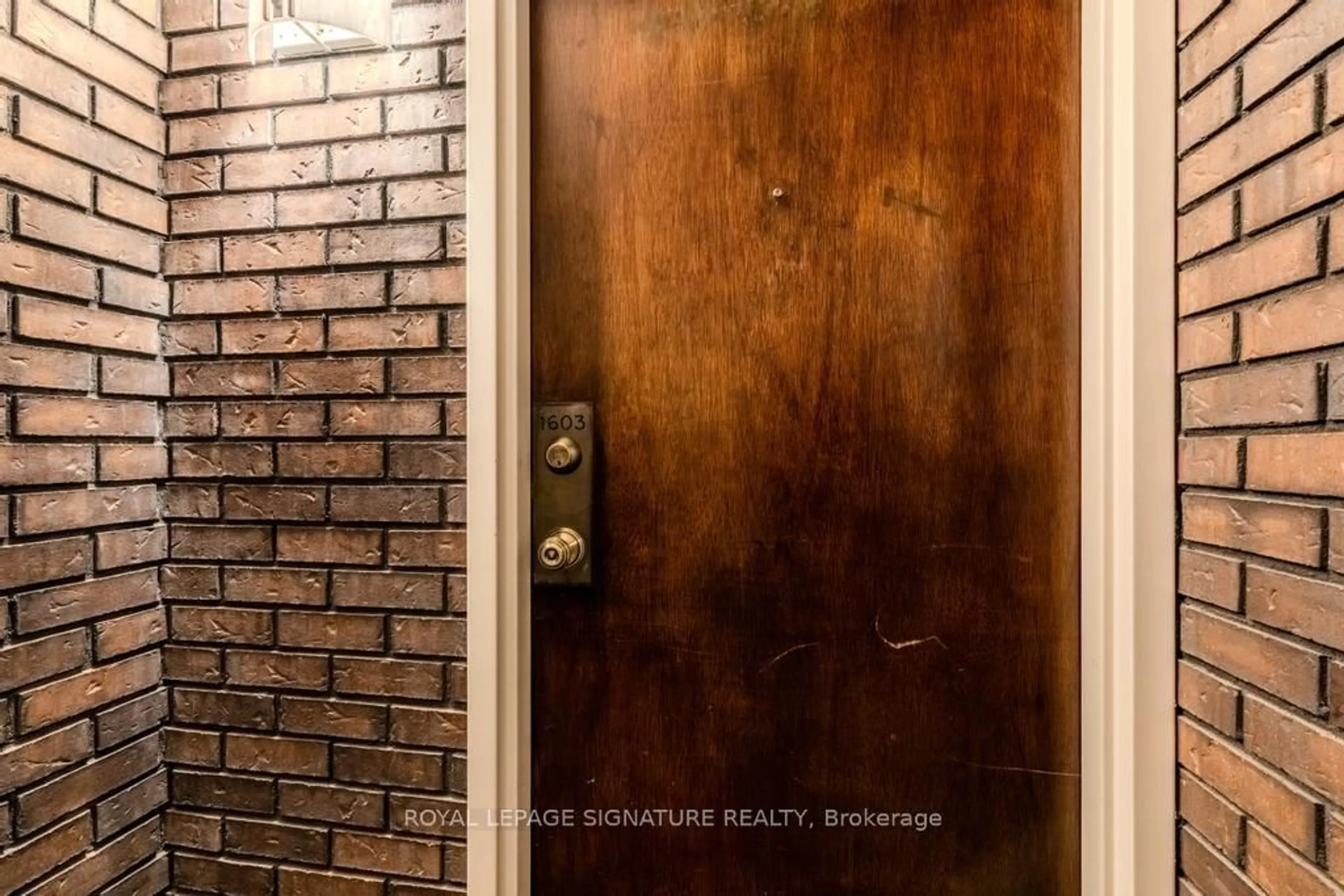 Indoor entryway for 75 Graydon Hall Dr #1603, Toronto Ontario M3A 3M5