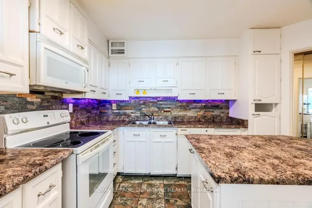 Additional property image - 75 Graydon Hall Dr Unit 1603