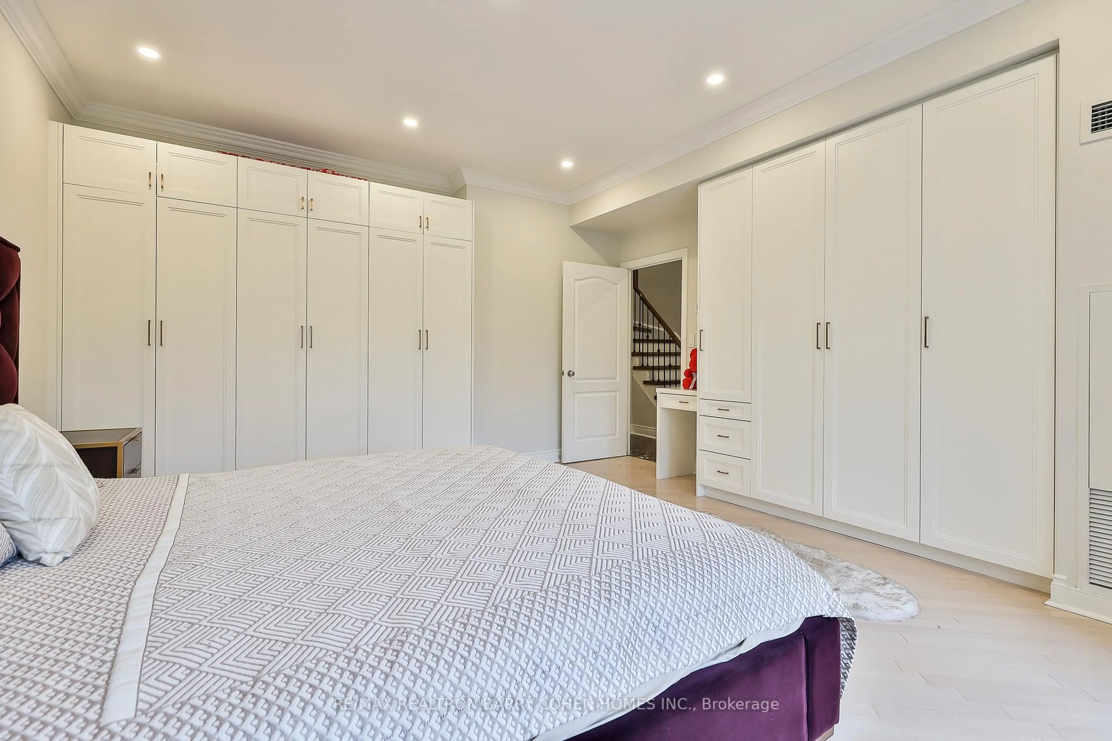 A pic of a room for 8 Rean Dr #TH 10, Toronto Ontario M2K 3B9
