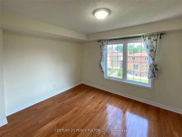 Additional property image - 169 Finch Ave Unit E