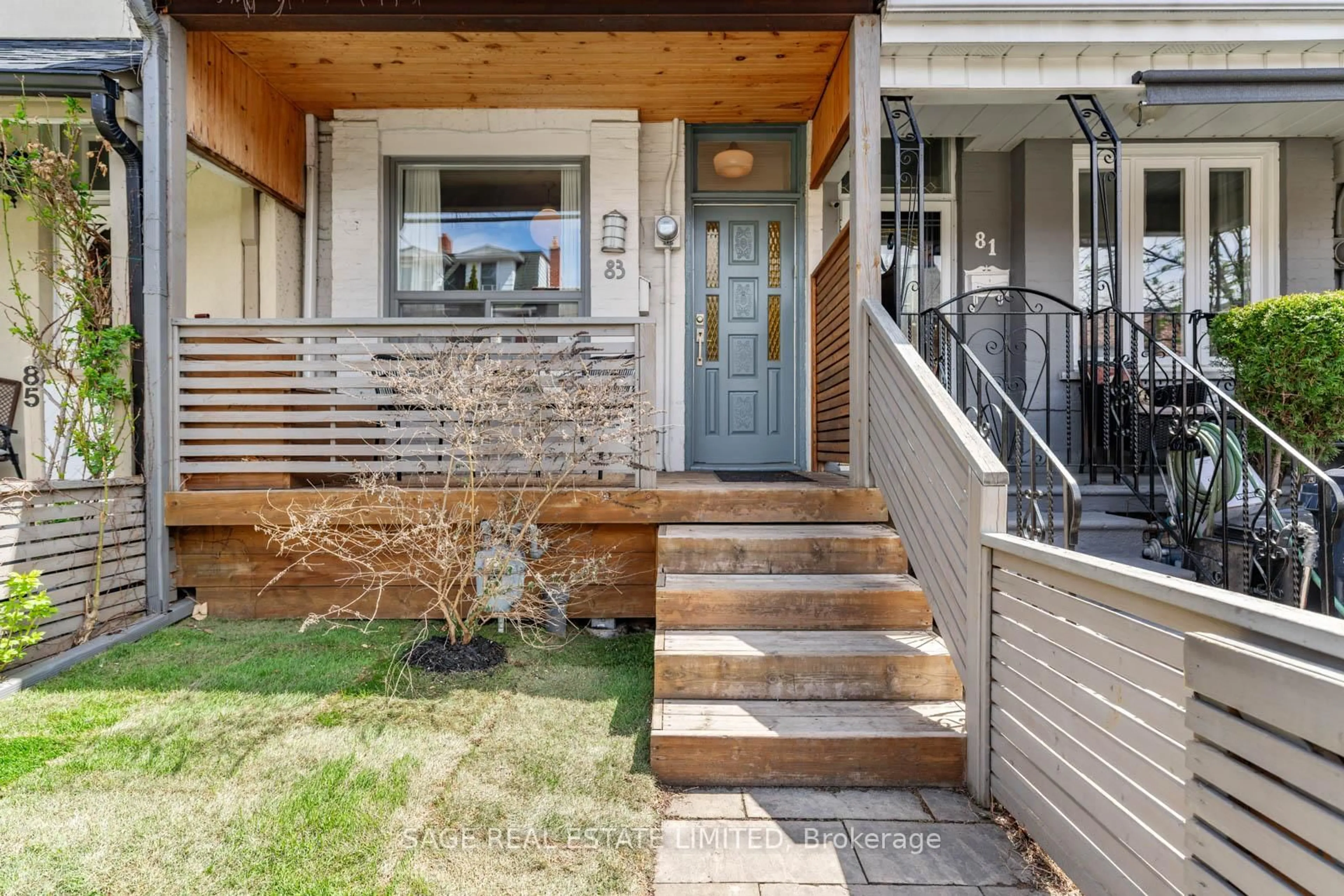 Indoor entryway for 83 Claremont St, Toronto Ontario M6J 2M7