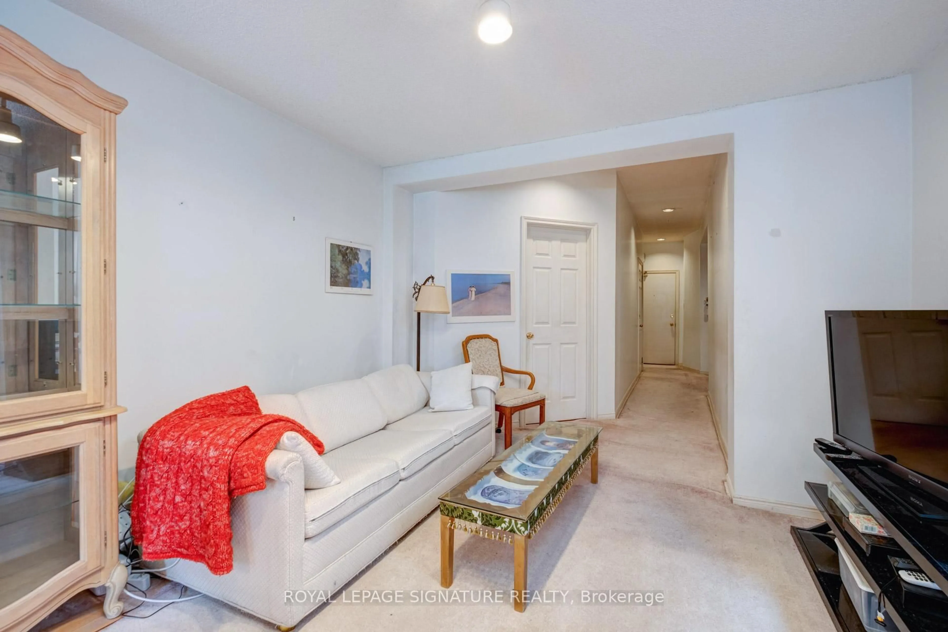 Living room with furniture, unknown for 465 Gladstone Ave, Toronto Ontario M6H 3J1
