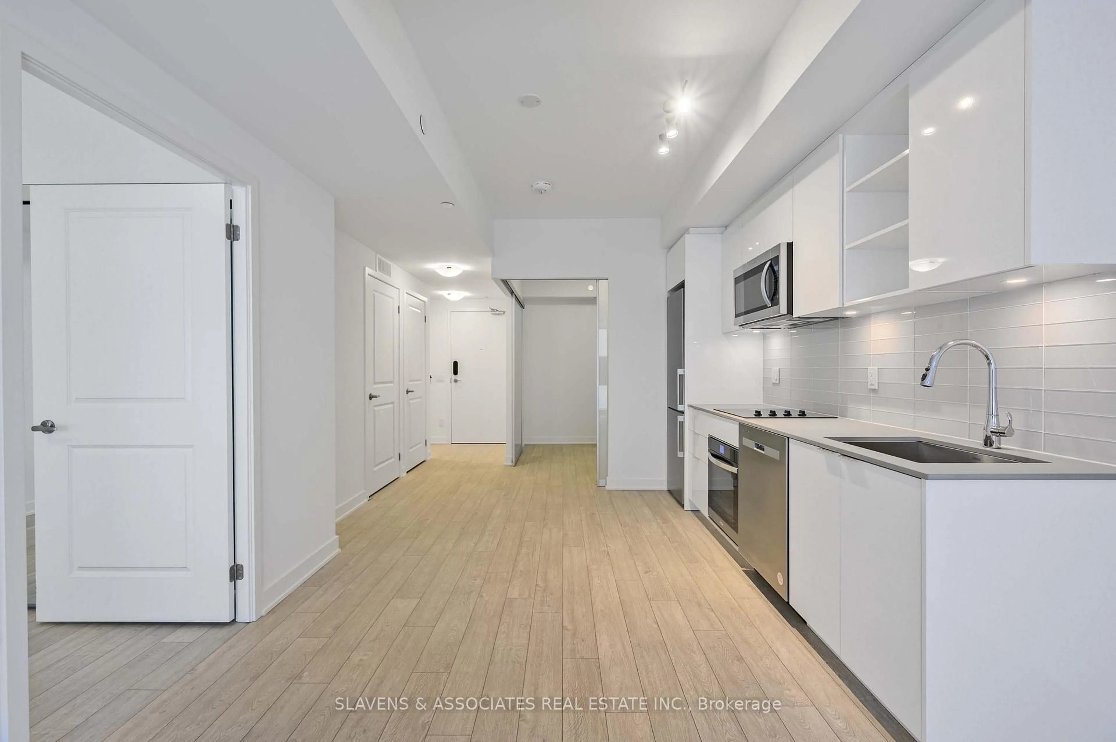 Unknown for 543 Richmond St #735, Toronto Ontario M5V 0W9