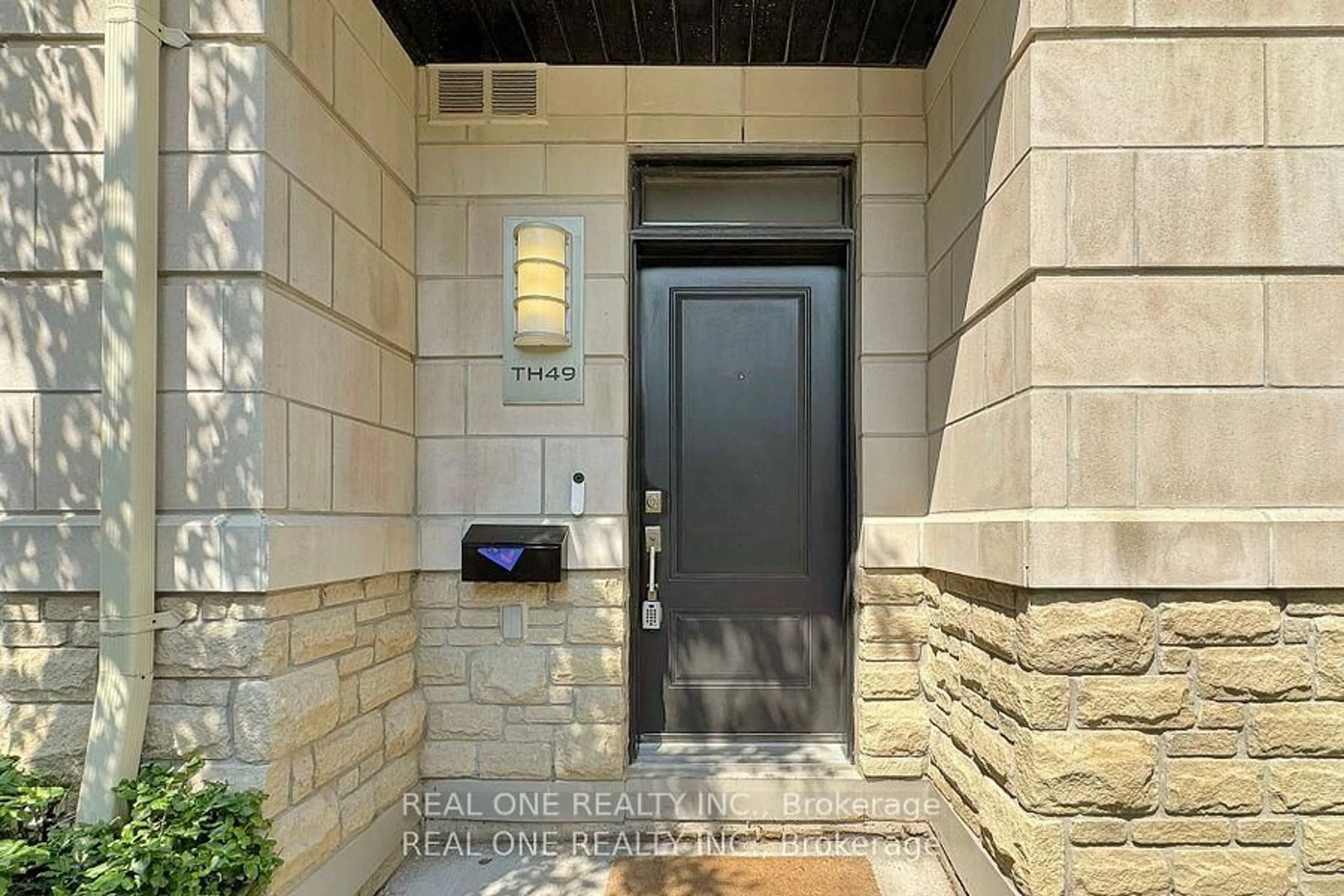 Indoor entryway for 115 Harrison Garden Blvd #Th 49, Toronto Ontario M2N 0C9