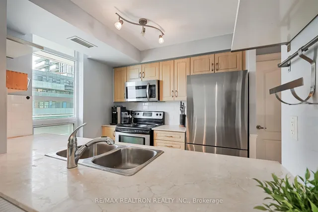 Additional property image - 212 Eglinton Ave Unit 803
