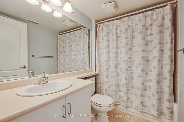 Additional property image - 212 Eglinton Ave Unit 803