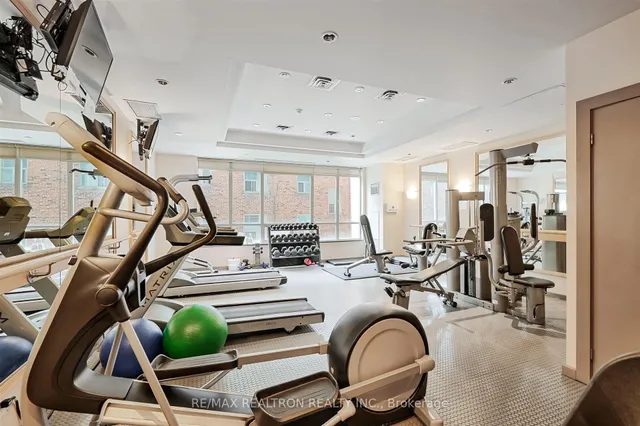 Additional property image - 212 Eglinton Ave Unit 803