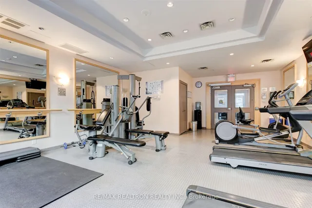 Additional property image - 212 Eglinton Ave Unit 803