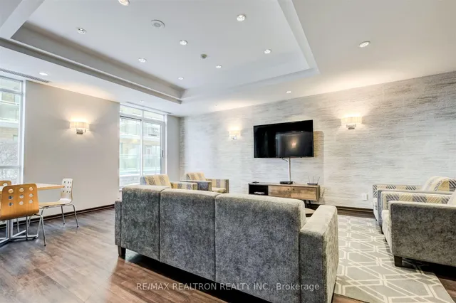Additional property image - 212 Eglinton Ave Unit 803