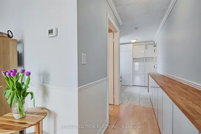 Additional property image - 212 Eglinton Ave Unit 803