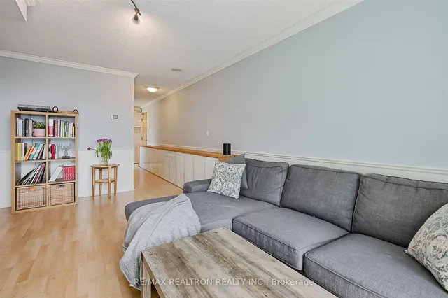 Additional property image - 212 Eglinton Ave Unit 803