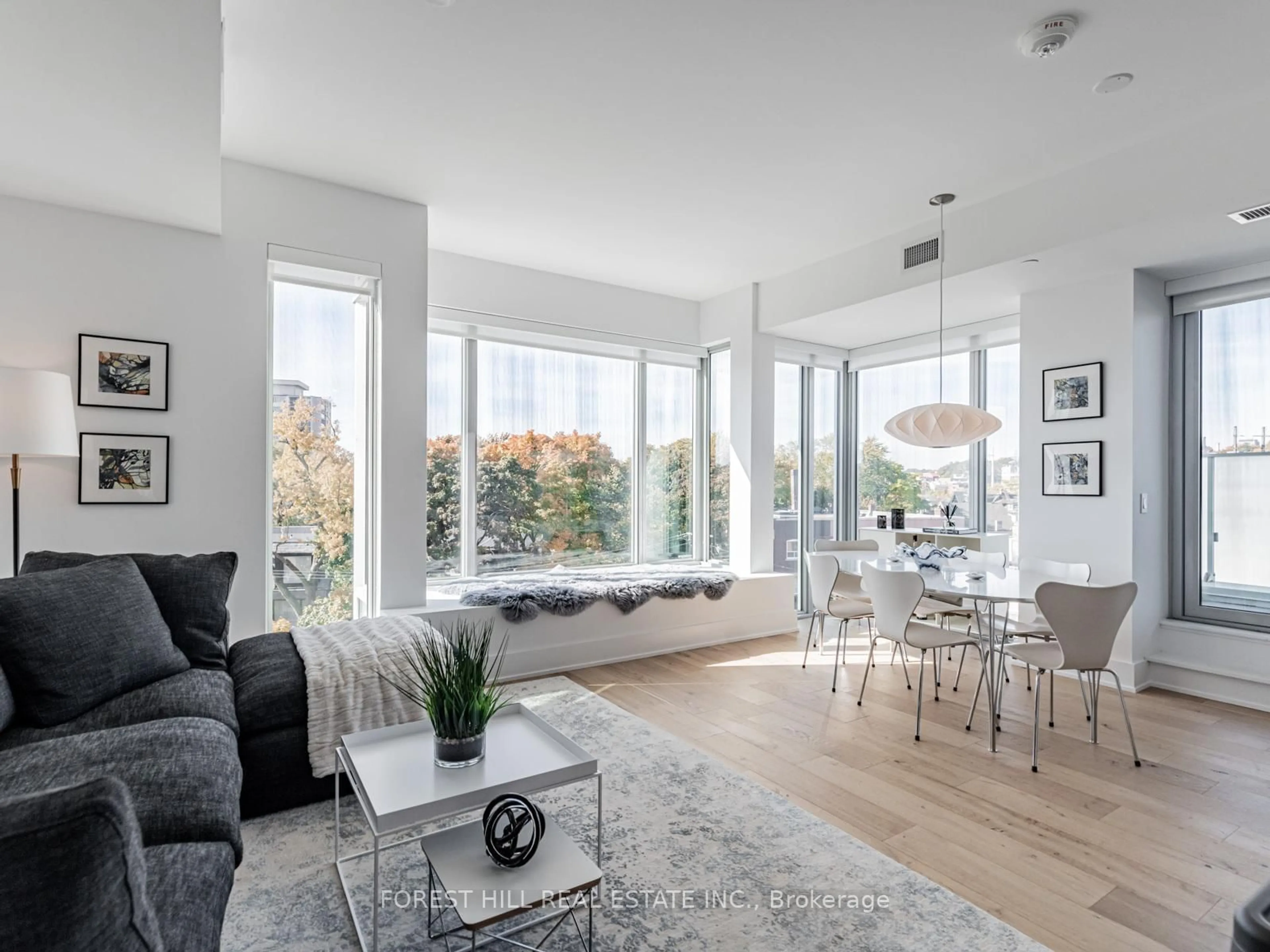 Living room with furniture, unknown for 346 Davenport Rd #503, Toronto Ontario M5R 1K6