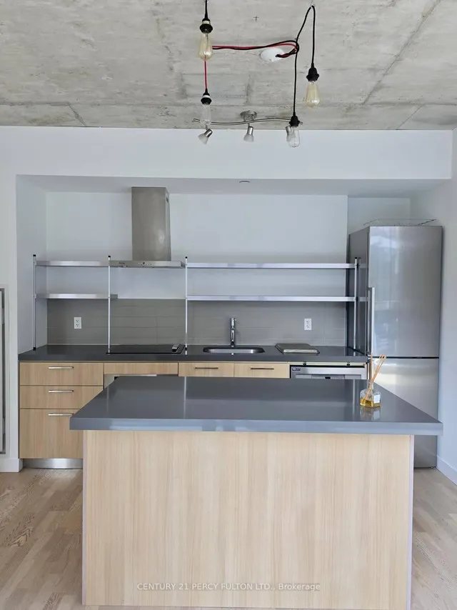 Additional property image - 560 King St Unit 213