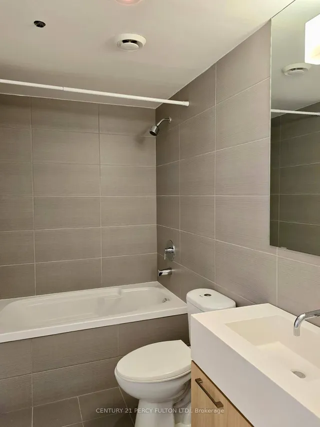 Additional property image - 560 King St Unit 213