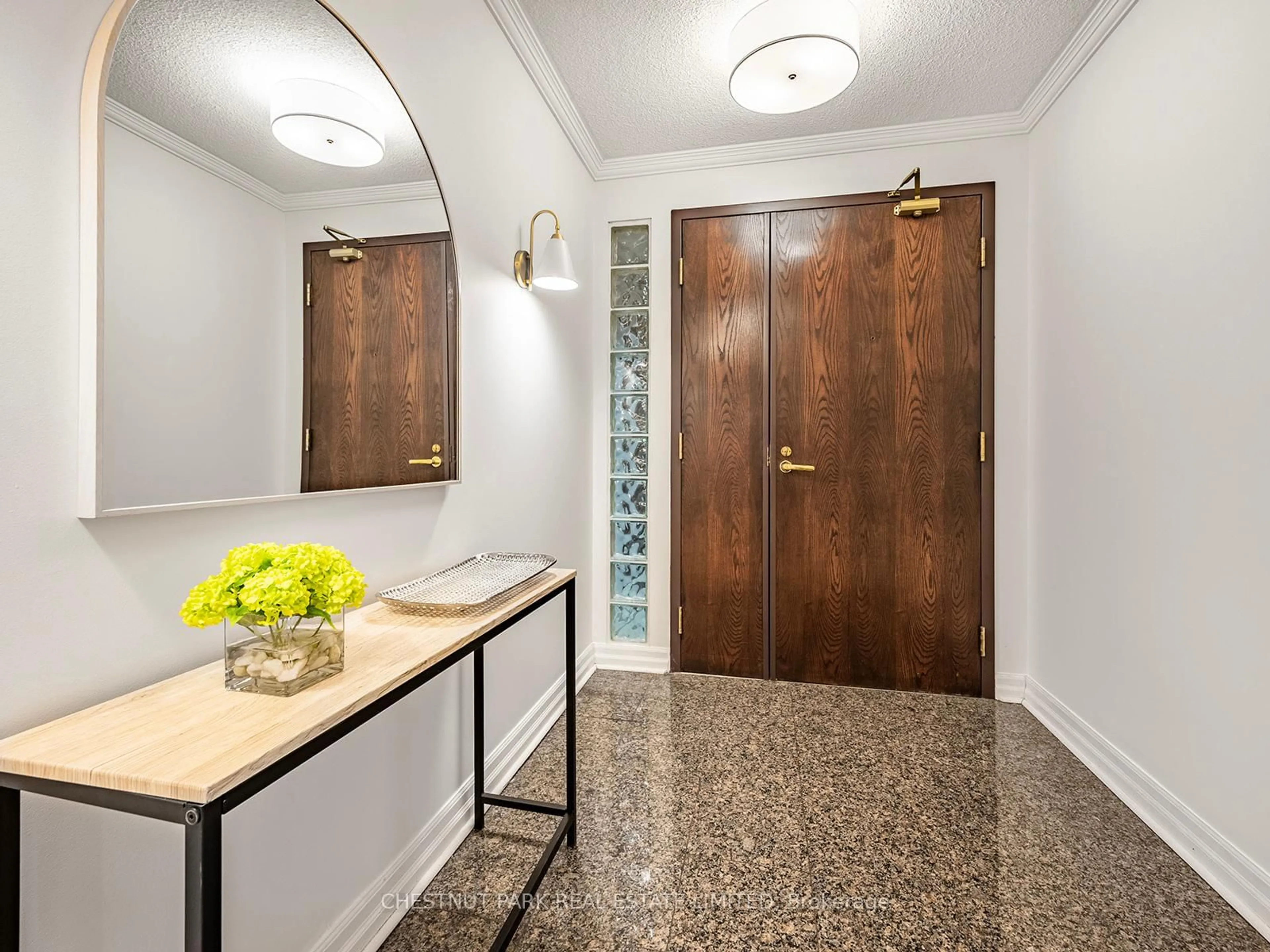 Indoor entryway for 2727 Yonge St #405, Toronto Ontario M4N 3R6