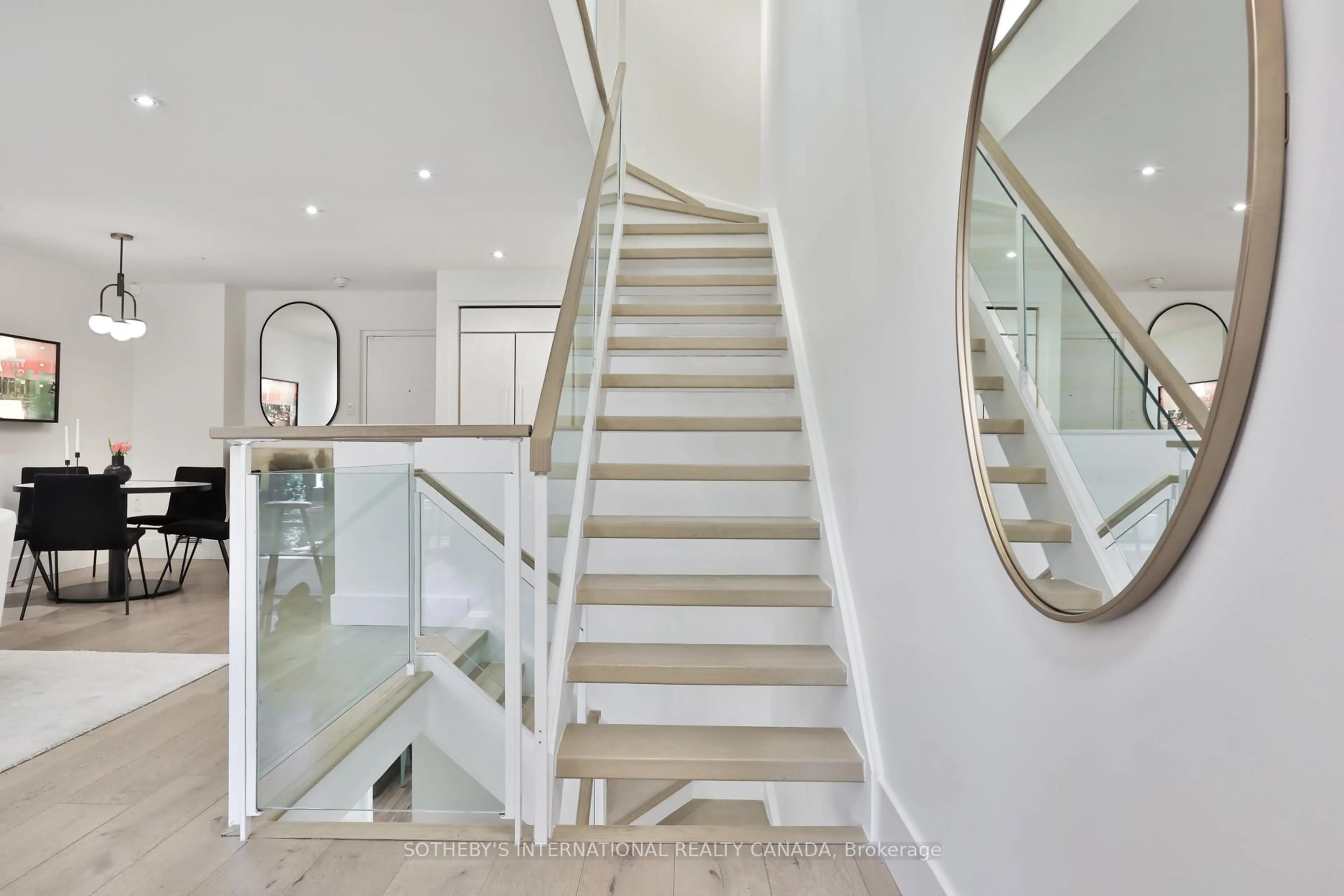 Stairs for 142 Pears Ave #A9, Toronto Ontario M5R 1T2
