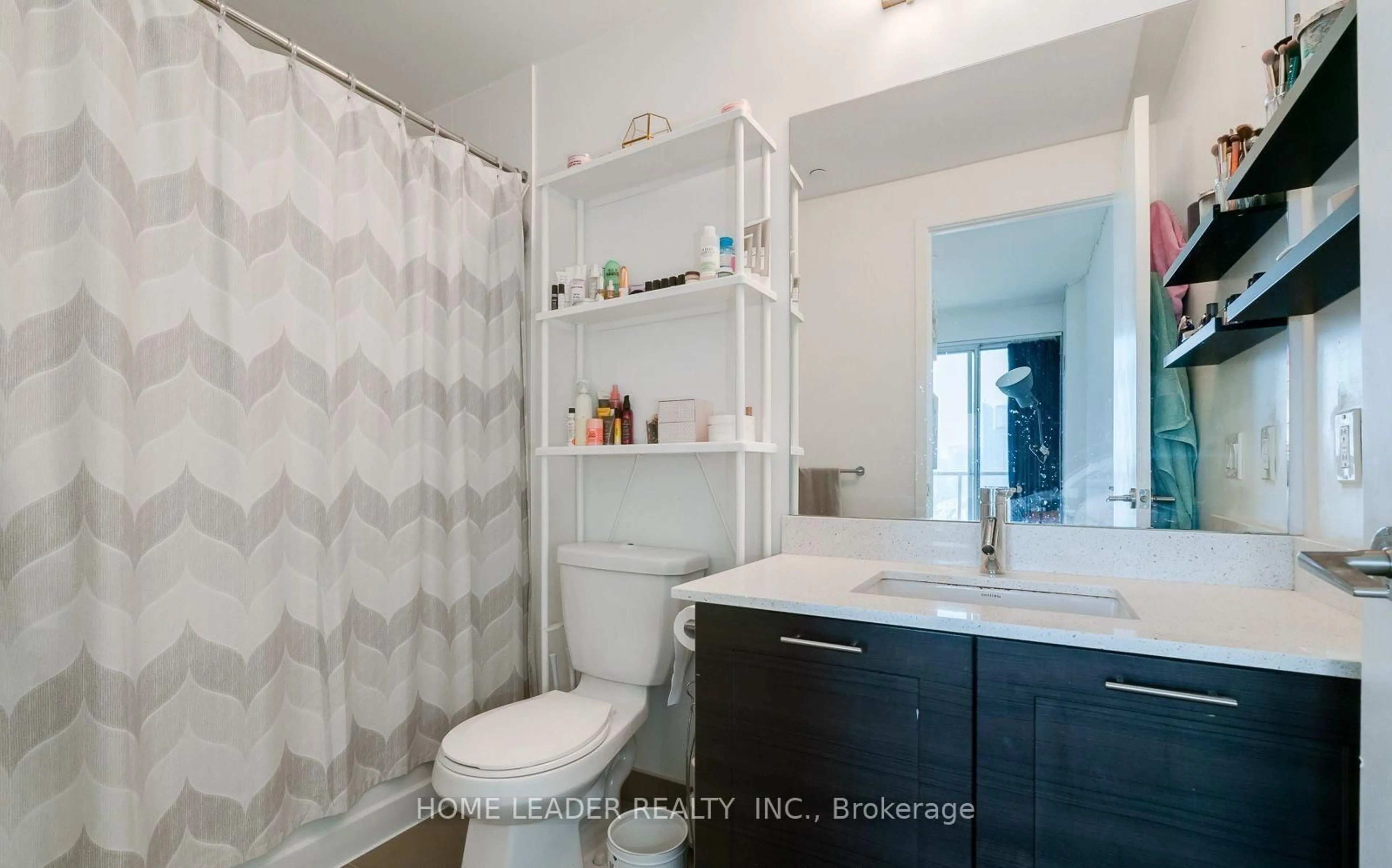 Standard bathroom, ceramic/tile floor for 20 Bruyeres Mews #2205, Toronto Ontario M5V 0G8