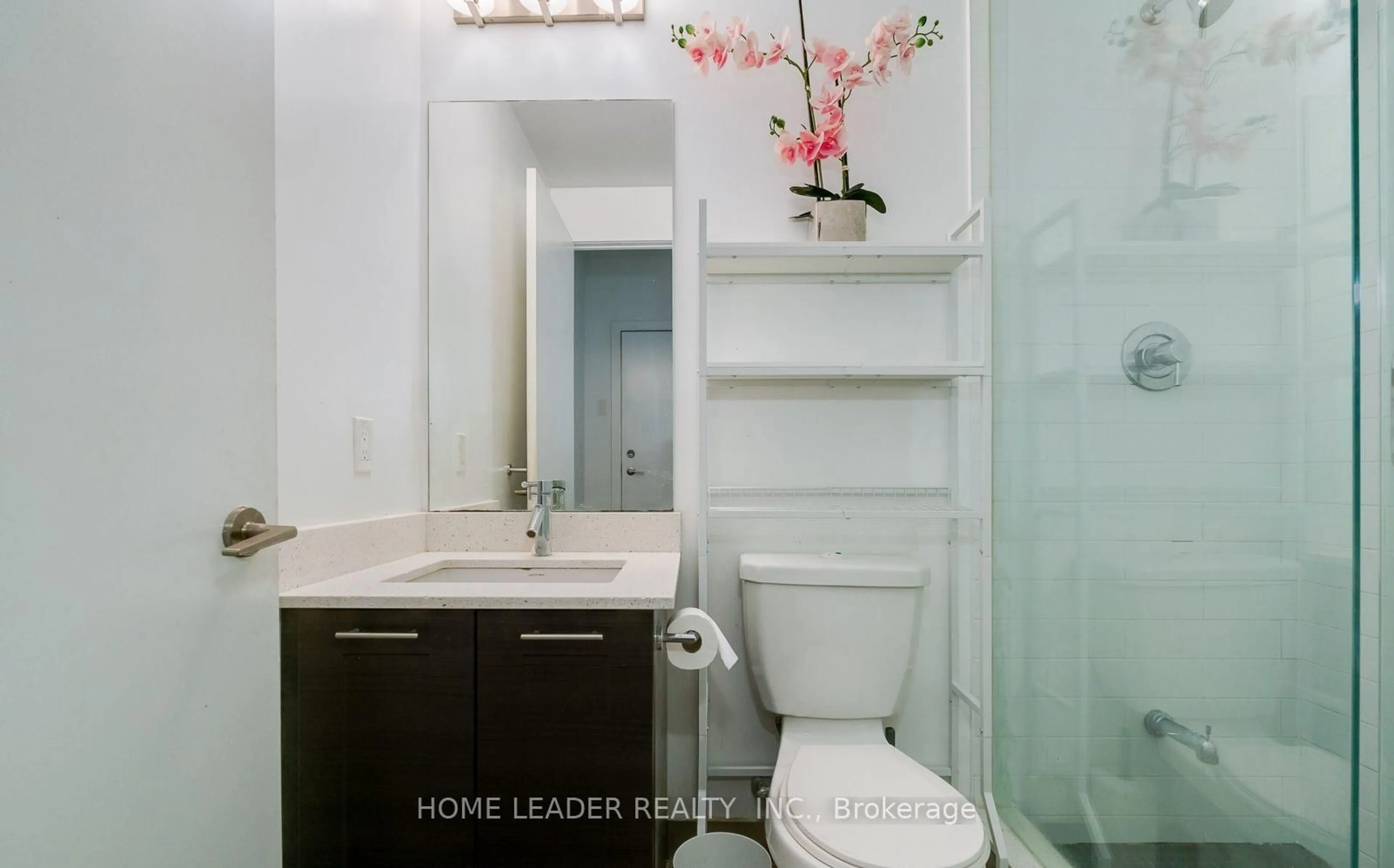 Standard bathroom, unknown for 20 Bruyeres Mews #2205, Toronto Ontario M5V 0G8
