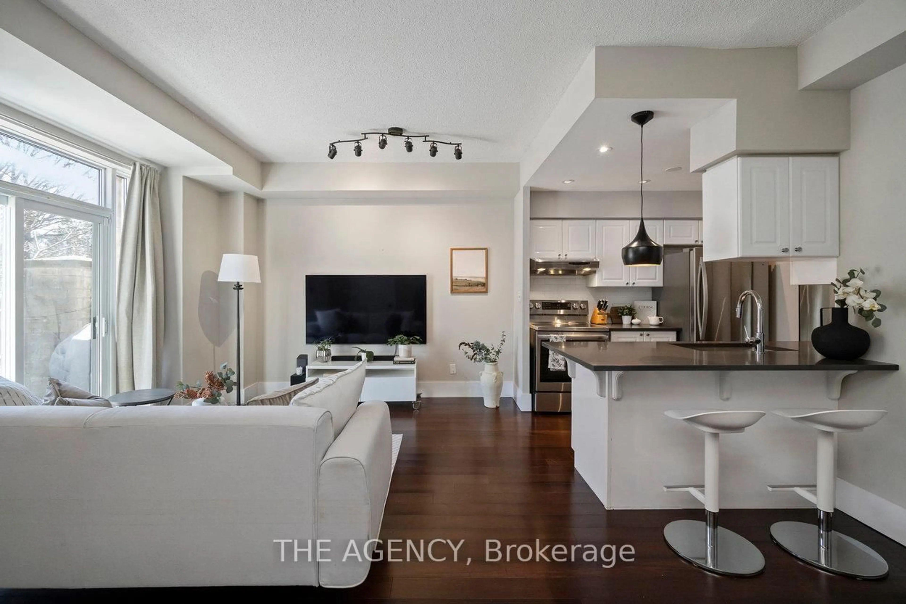 Open concept kitchen, unknown for 28 Stadium Rd #108, Toronto Ontario M5V 3P4