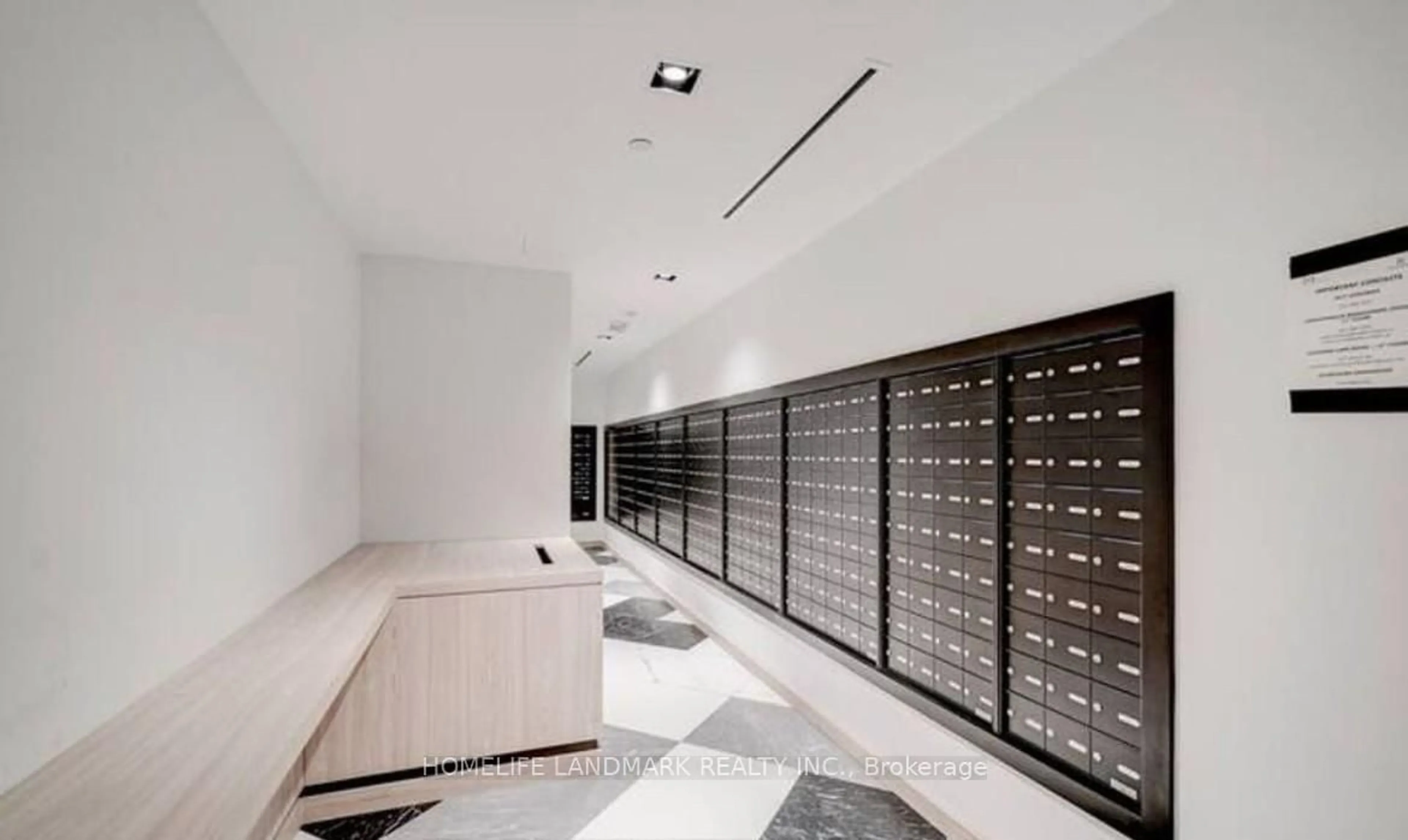 Indoor foyer for 395 Bloor St #5509, Toronto Ontario M4W 0B4