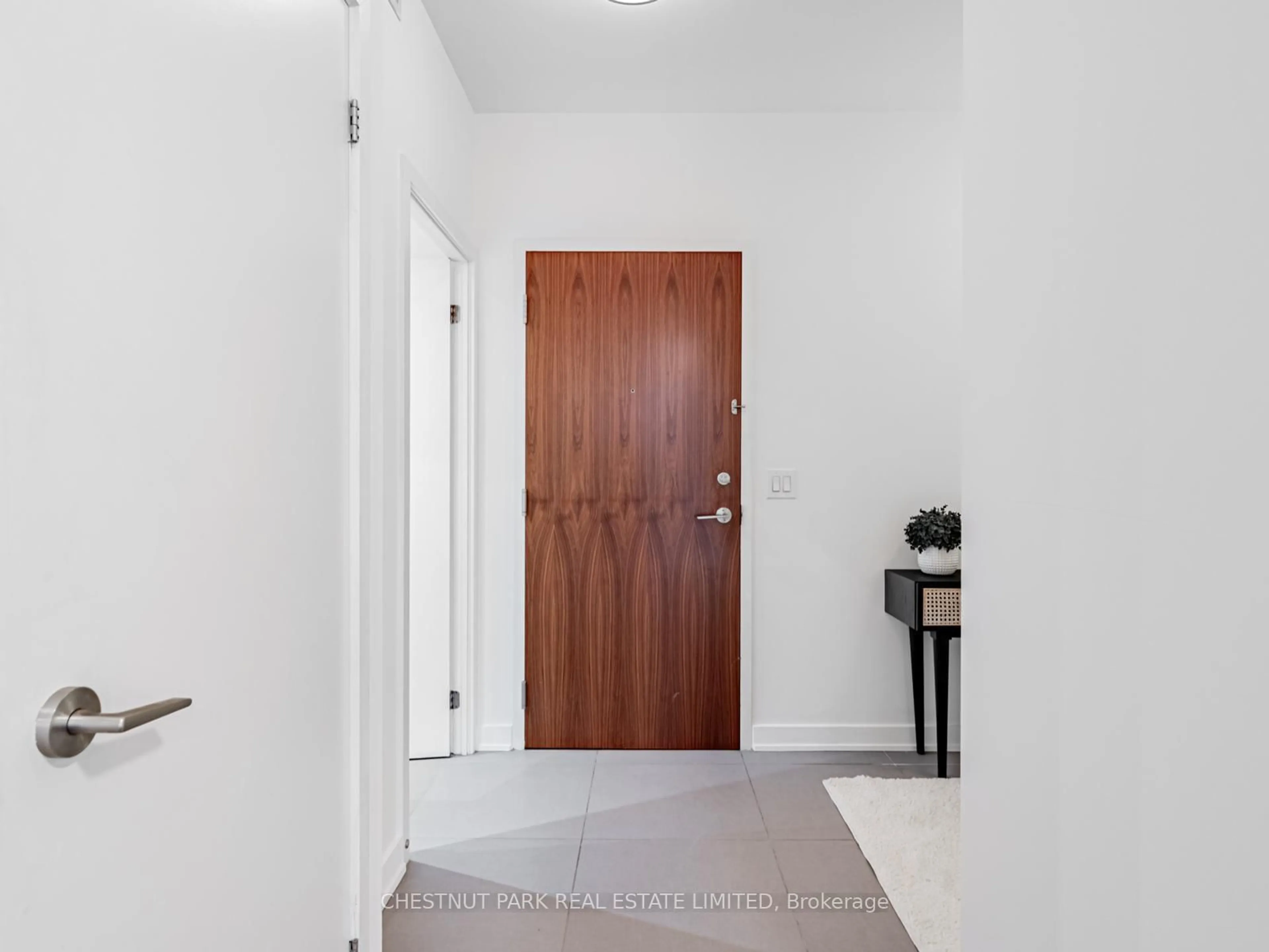 Indoor entryway for 3 Market St #421, Toronto Ontario M5E 0A3