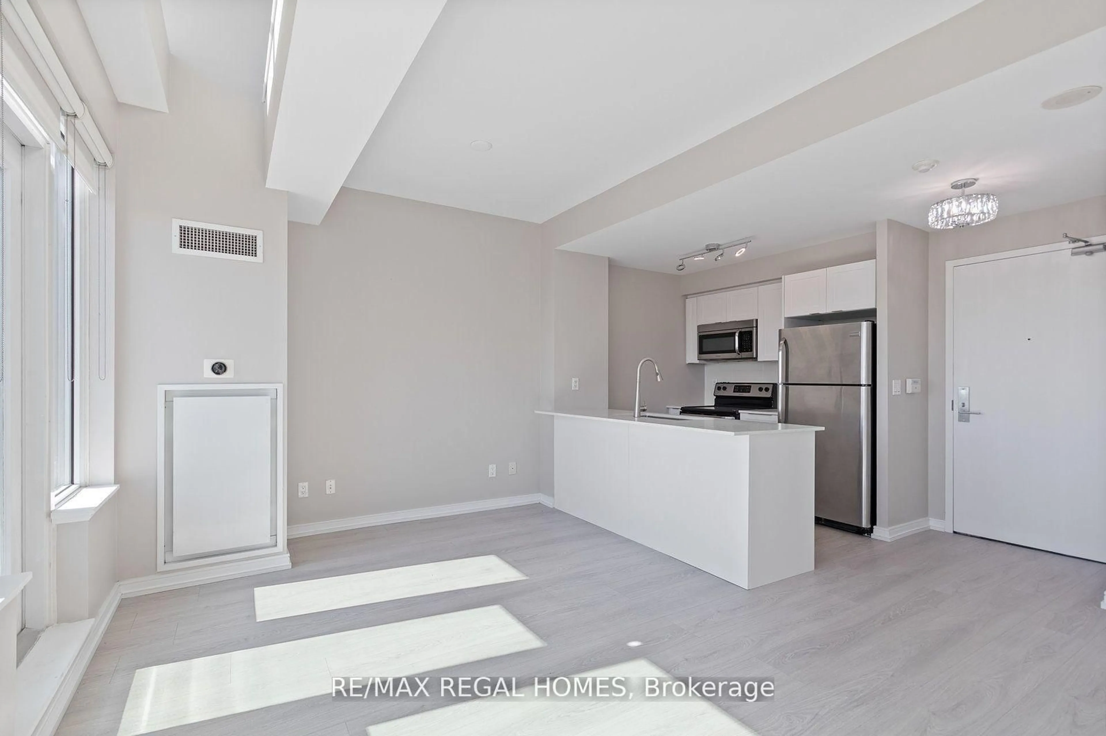 Open concept kitchen, unknown for 55 East Liberty St #512, Toronto Ontario M6K 3P9