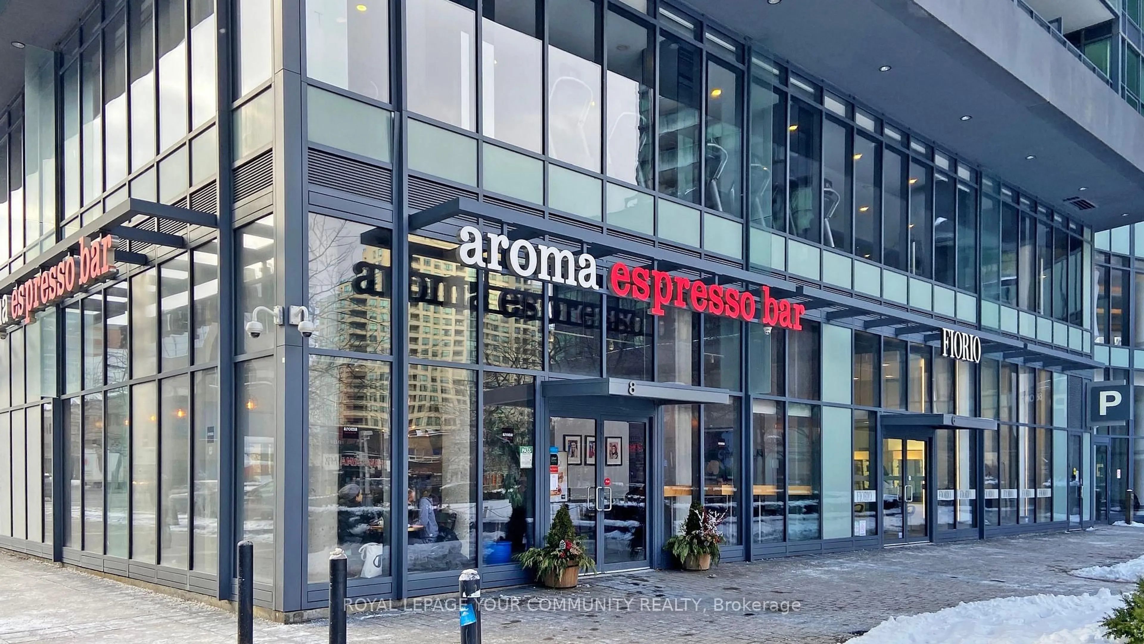 Indoor foyer for 5162 Yonge St #1012, Toronto Ontario M2N 0E9