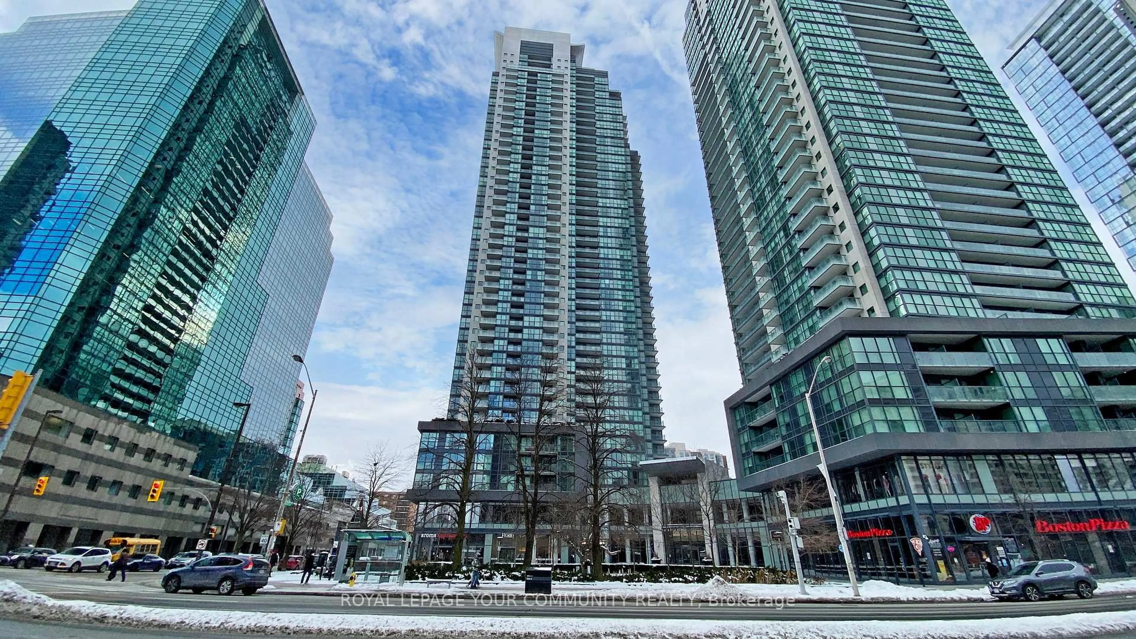 Indoor foyer for 5162 Yonge St #1012, Toronto Ontario M2N 0E9