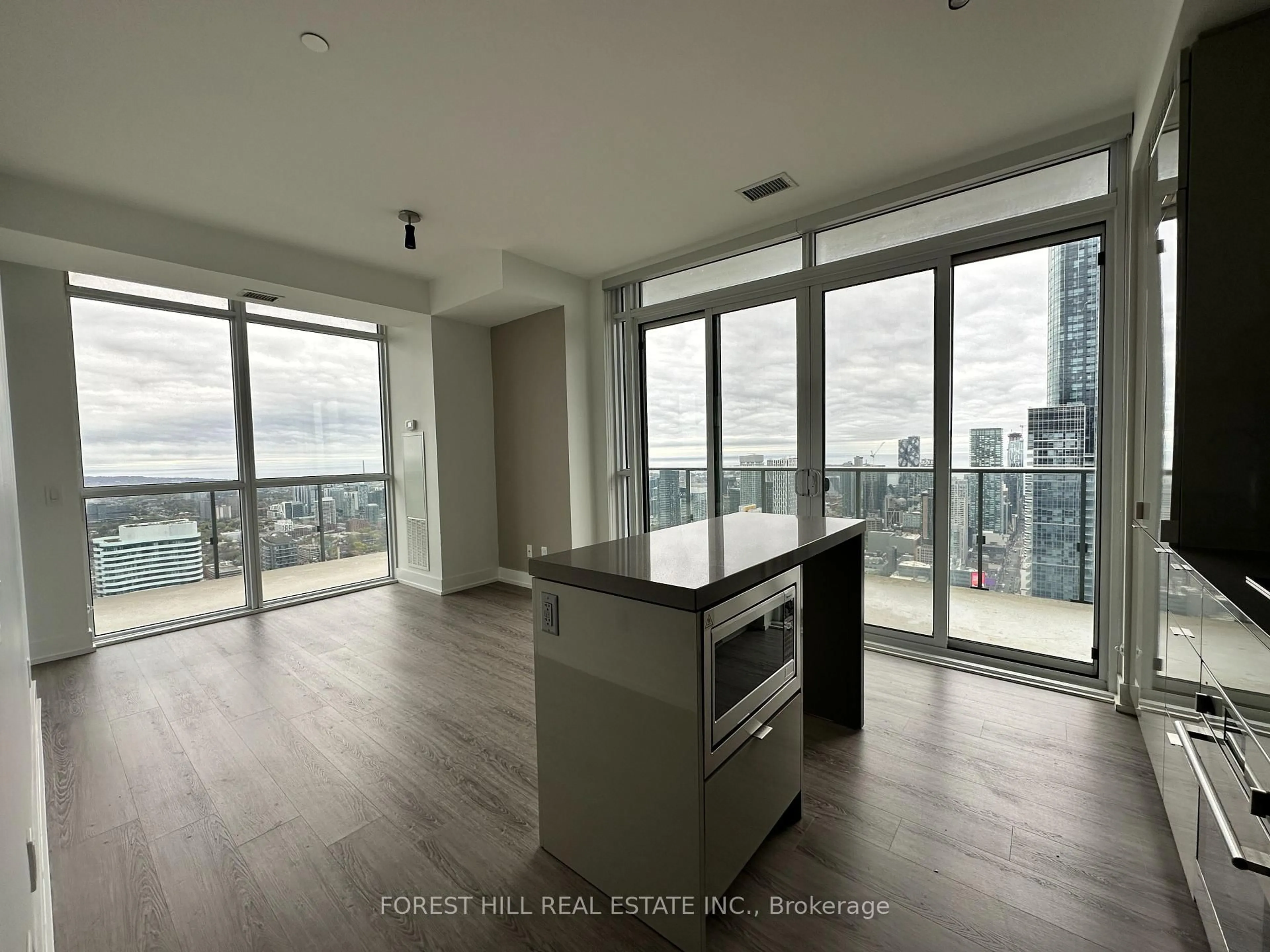 A pic of a room for 7 Grenville St #5810, Toronto Ontario M4Y 0E9