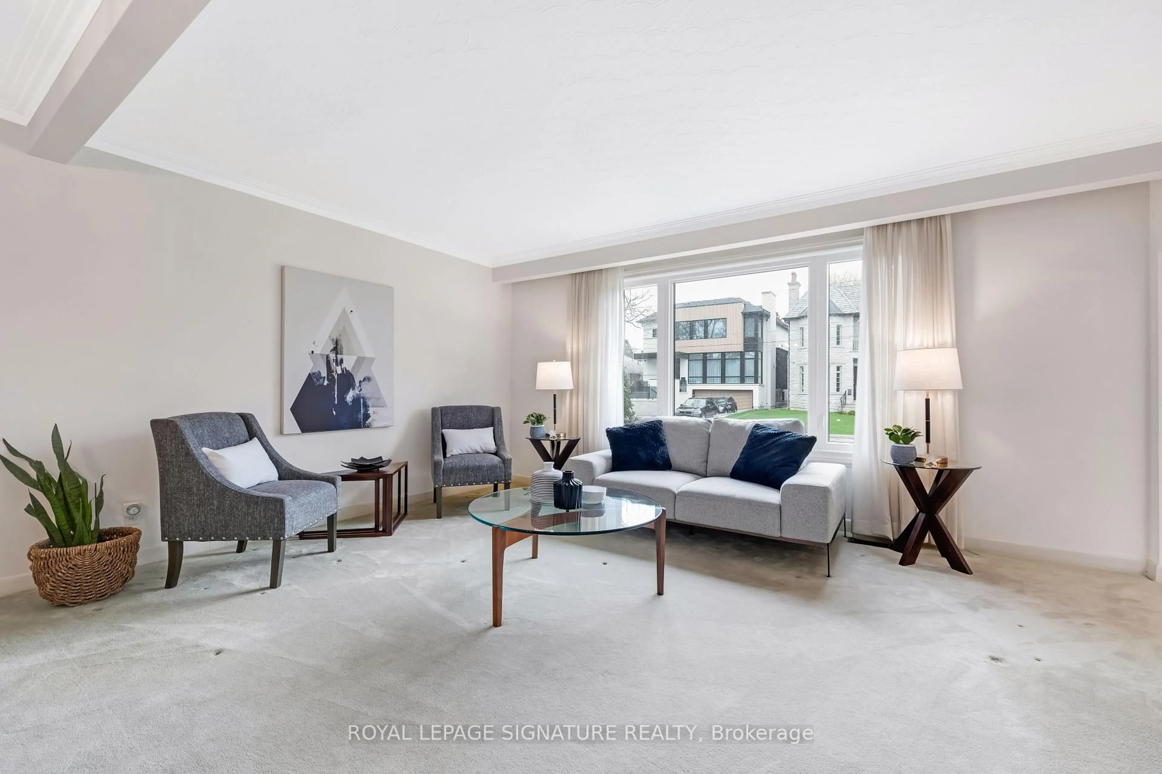 Living room with furniture, unknown for 273 Dunview Ave, Toronto Ontario M2N 4J4