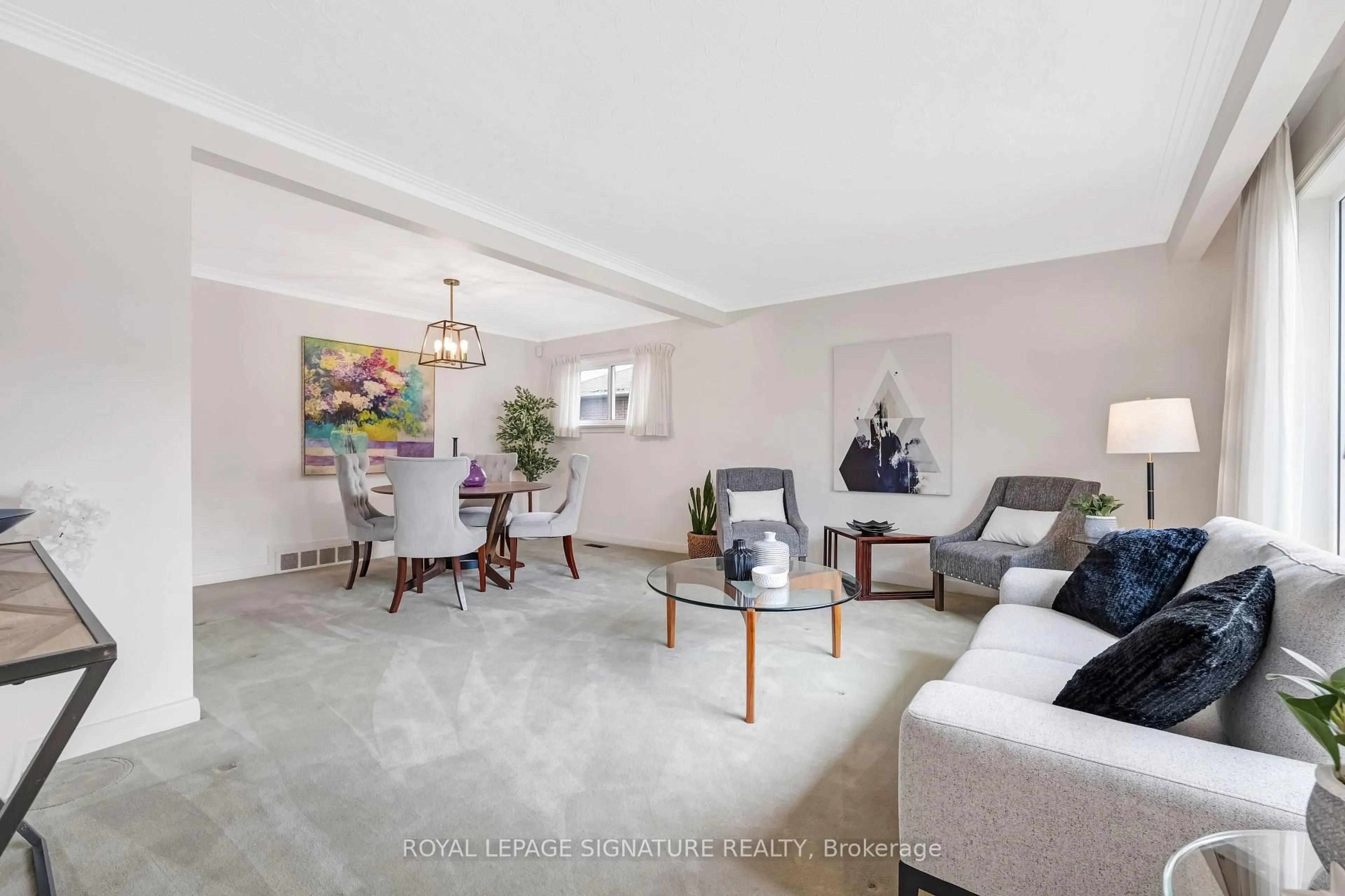 Living room with furniture, unknown for 273 Dunview Ave, Toronto Ontario M2N 4J4