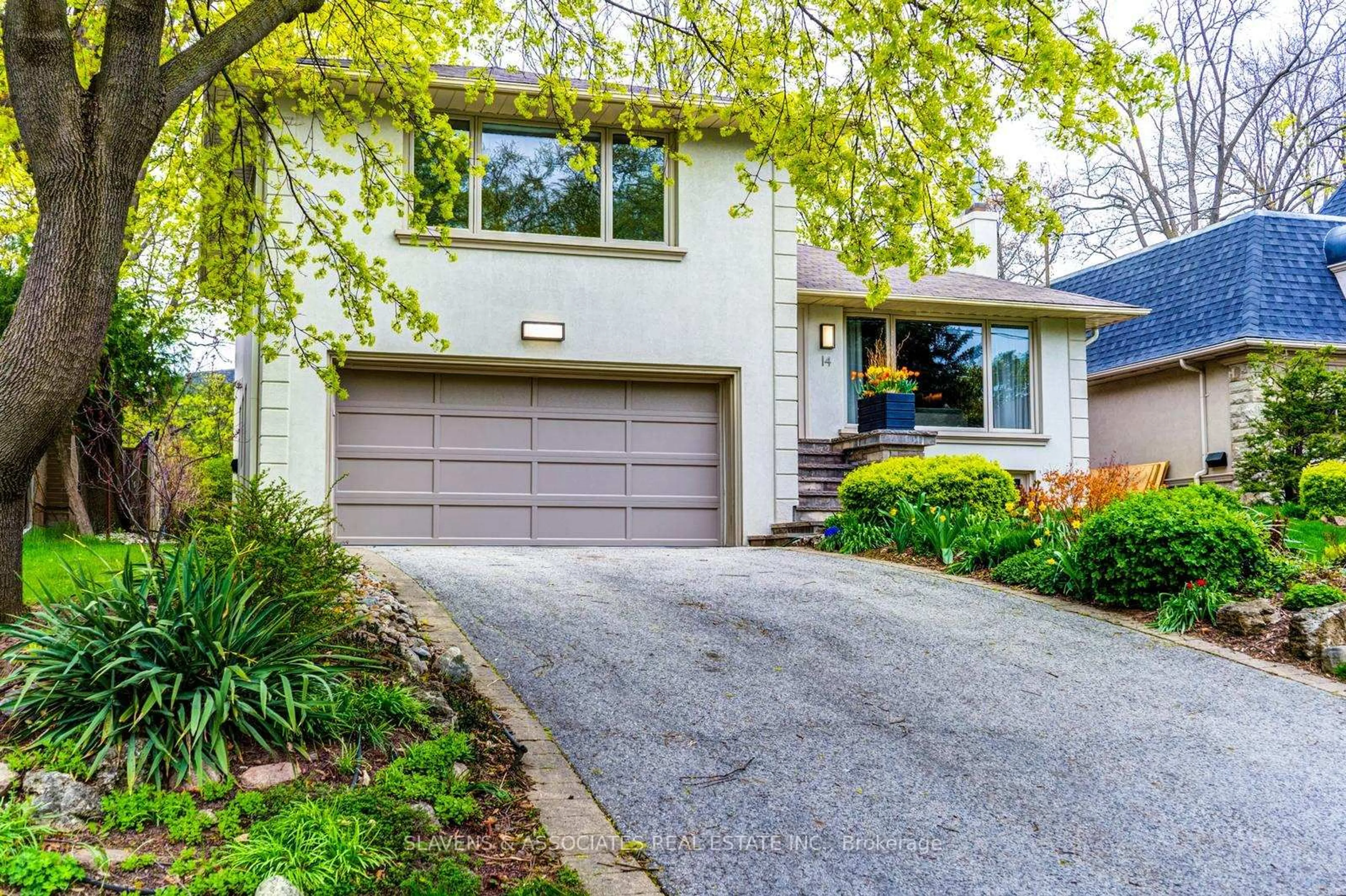 Home with brick exterior material, street for 14 Munro Blvd, Toronto Ontario M2P 1B9