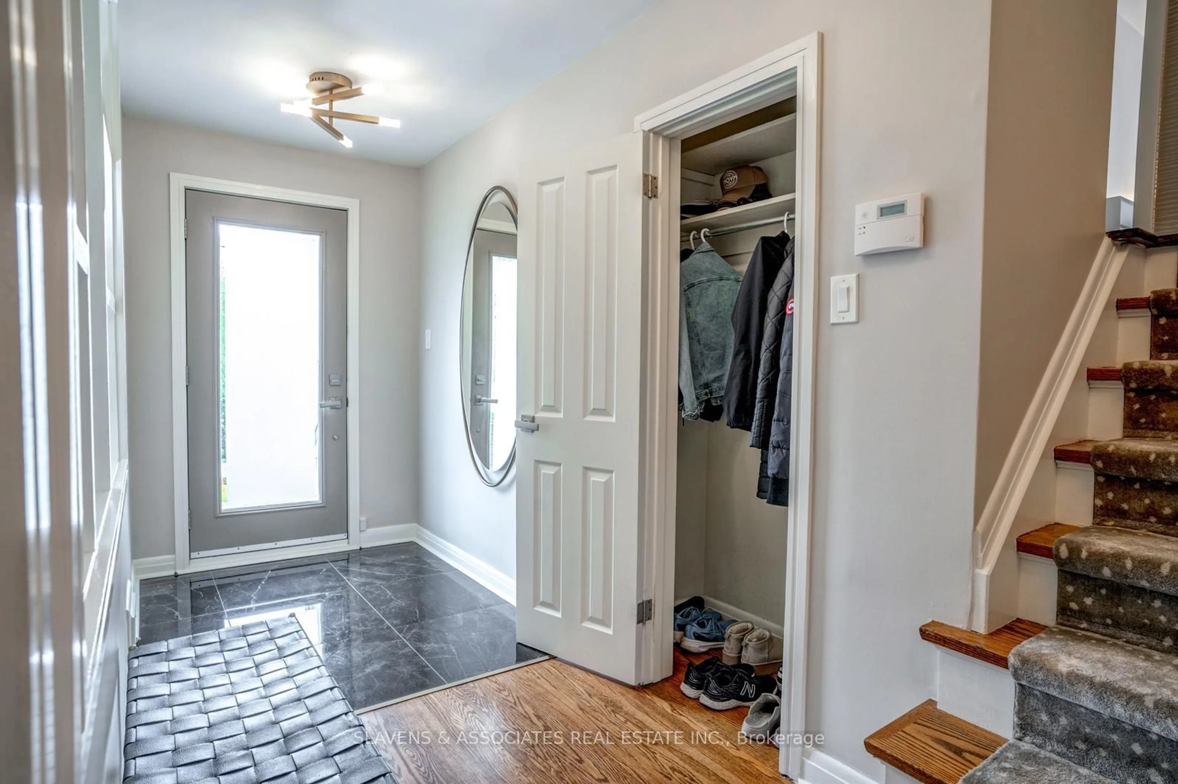 Indoor entryway for 14 Munro Blvd, Toronto Ontario M2P 1B9