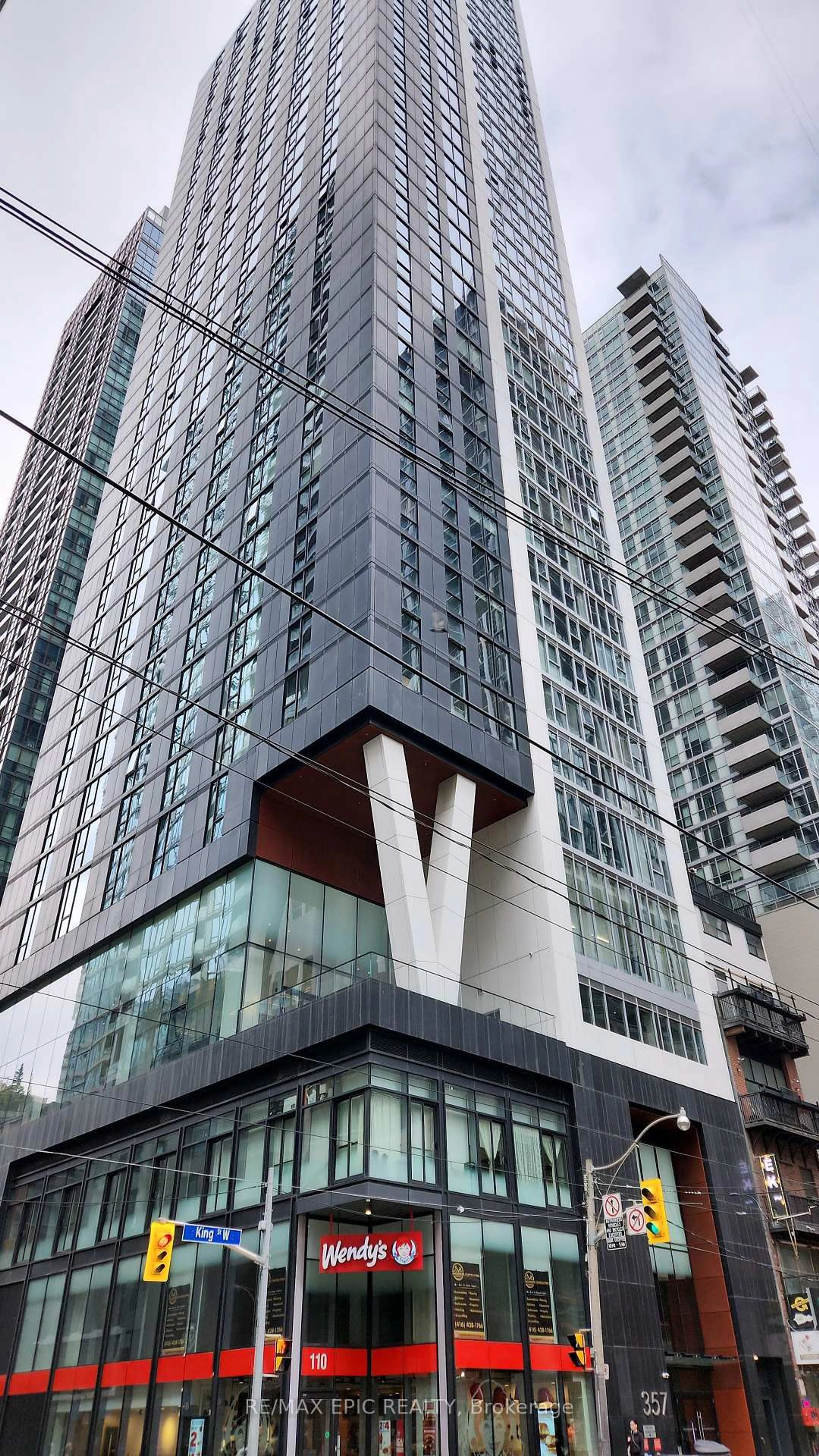 Indoor foyer for 357 King St #2906, Toronto Ontario M5V 0S7