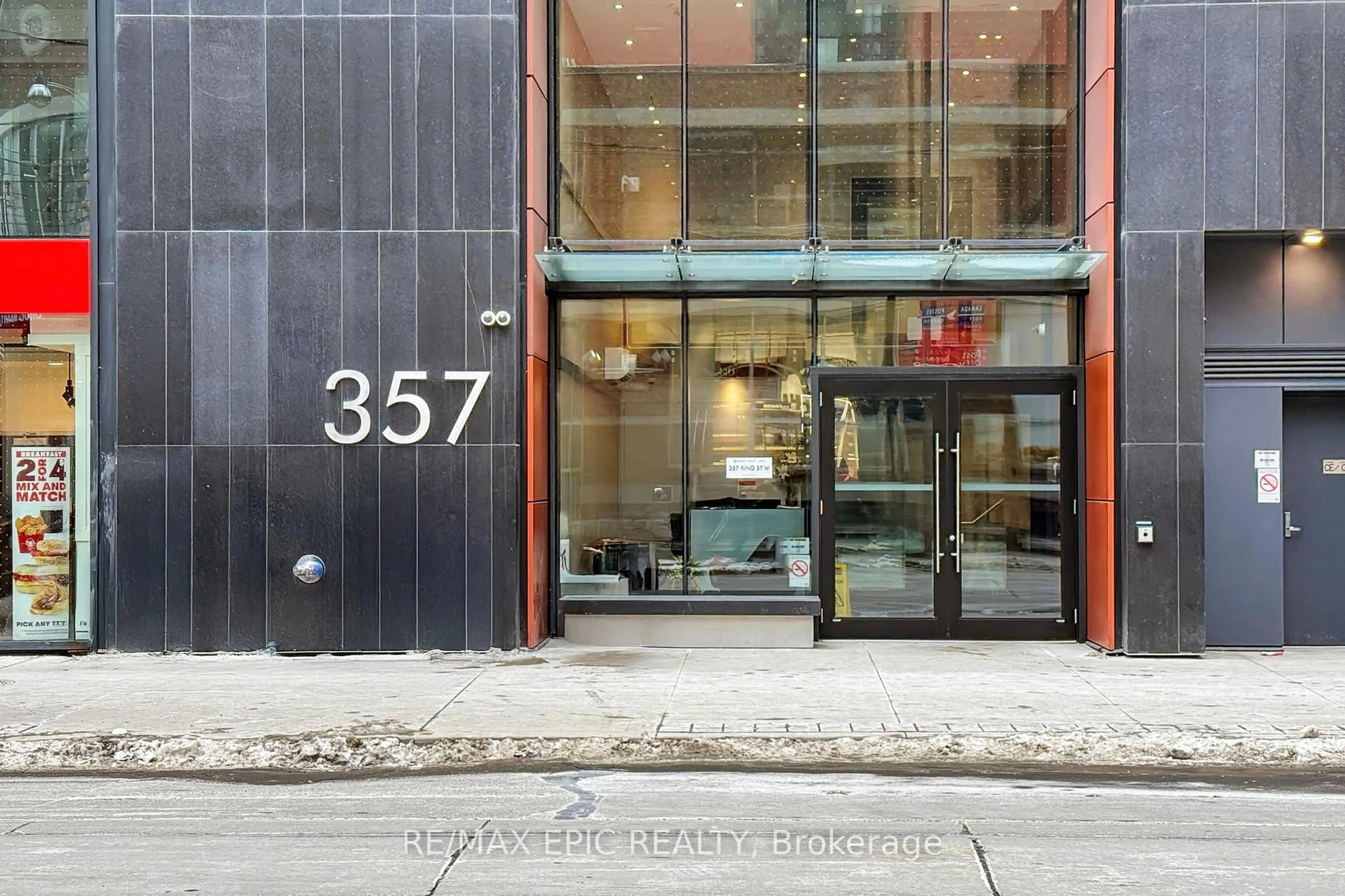 Indoor foyer for 357 King St #2906, Toronto Ontario M5V 0S7