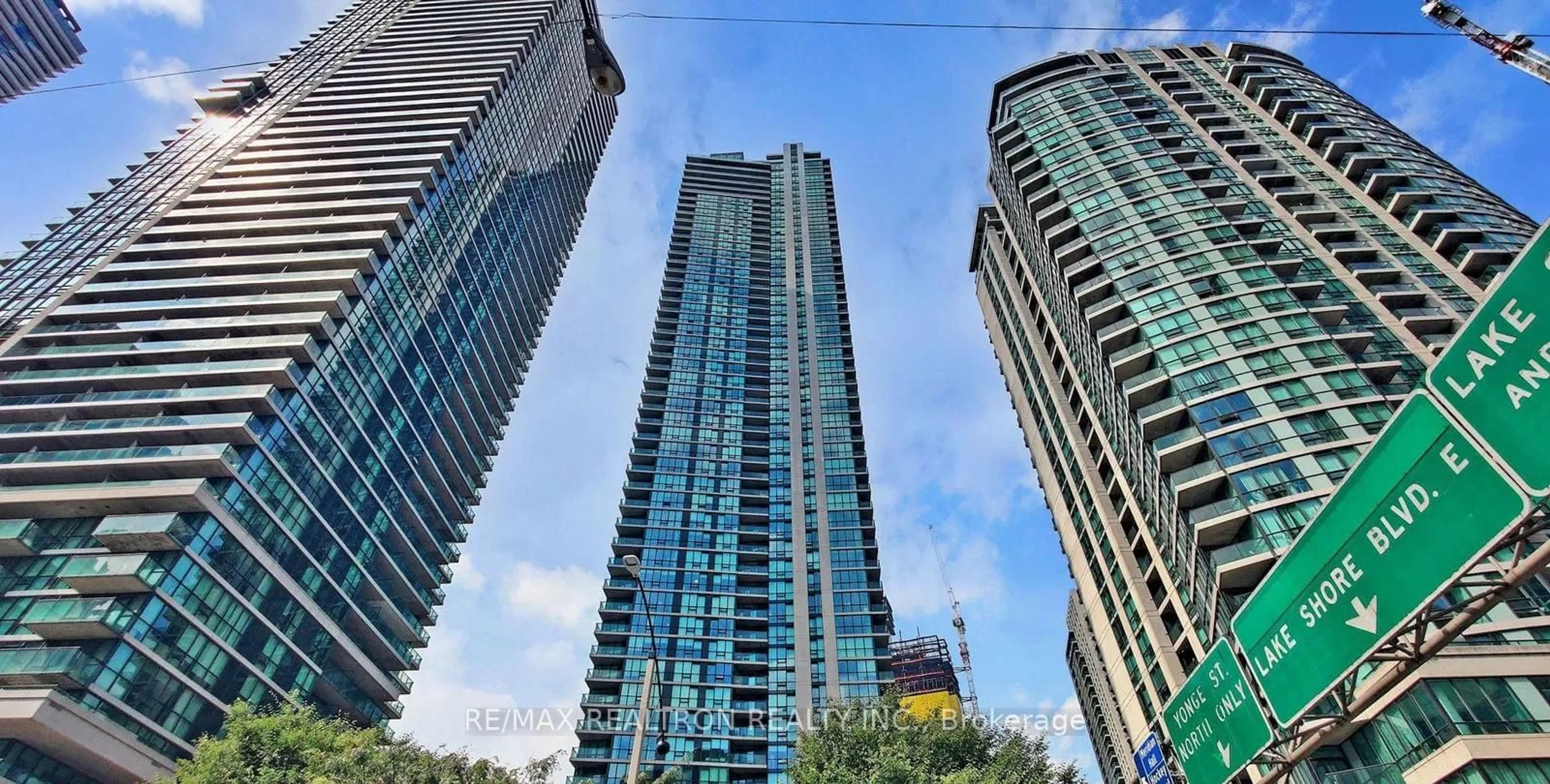 A pic from outside/outdoor area/front of a property/back of a property/a pic from drone, city buildings view from balcony for 18 Harbour St #2104, Toronto Ontario M5J 2Z6