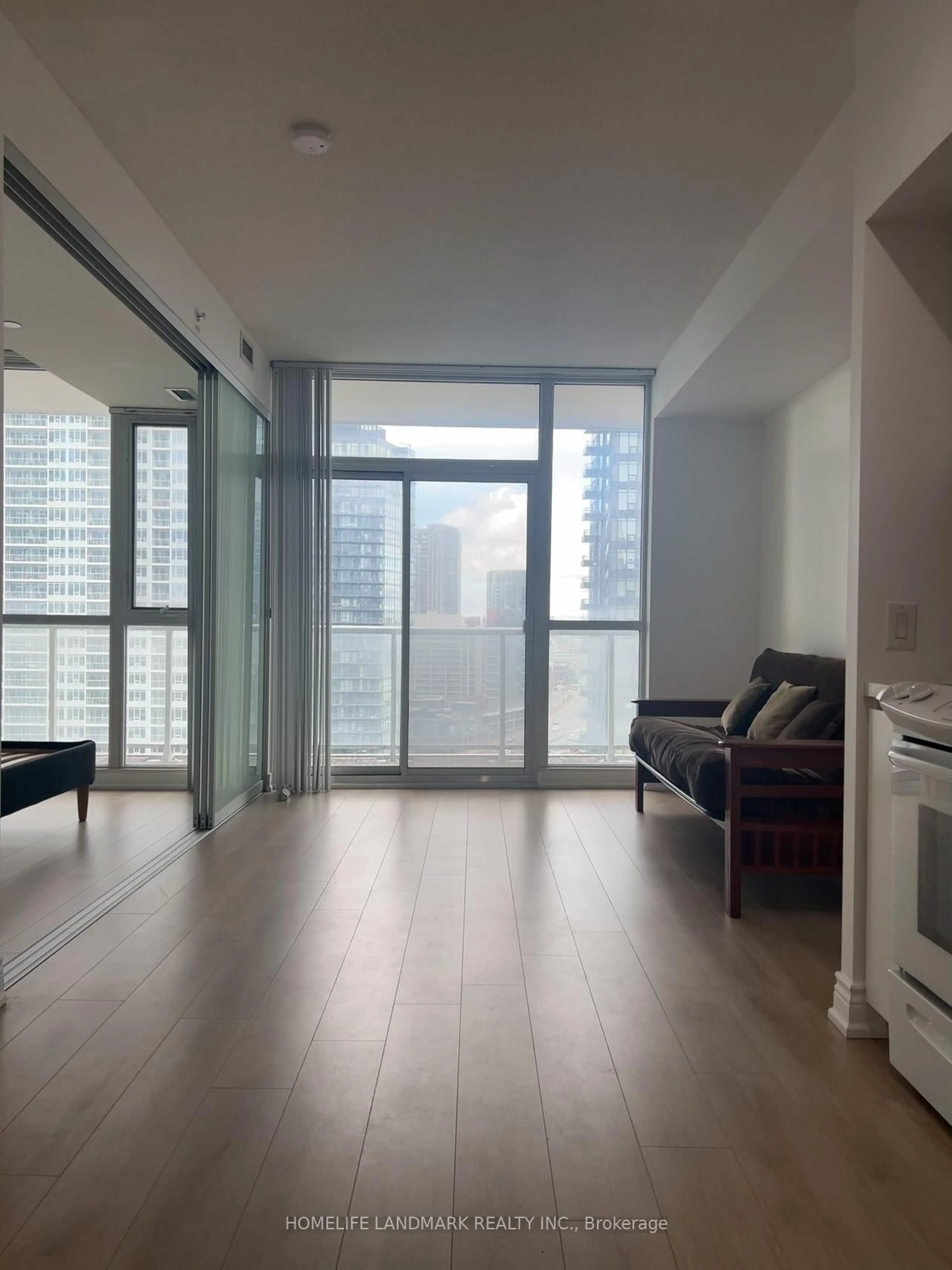 A pic of a room for 75 Queens Wharf Rd #1911, Toronto Ontario M5V 0J8
