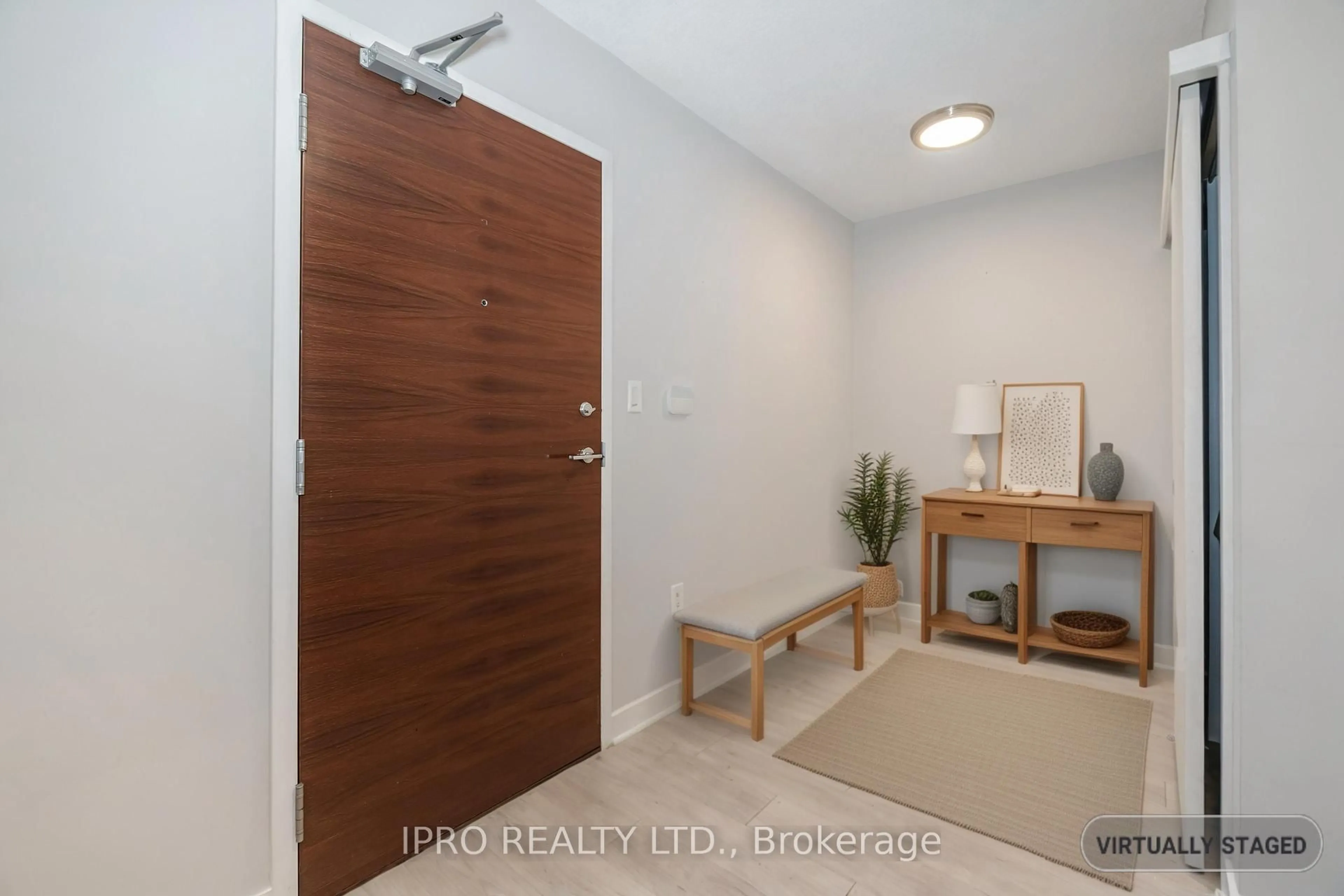 Indoor entryway for 10 Capreol Crt #557, Toronto Ontario M5V 3Z7
