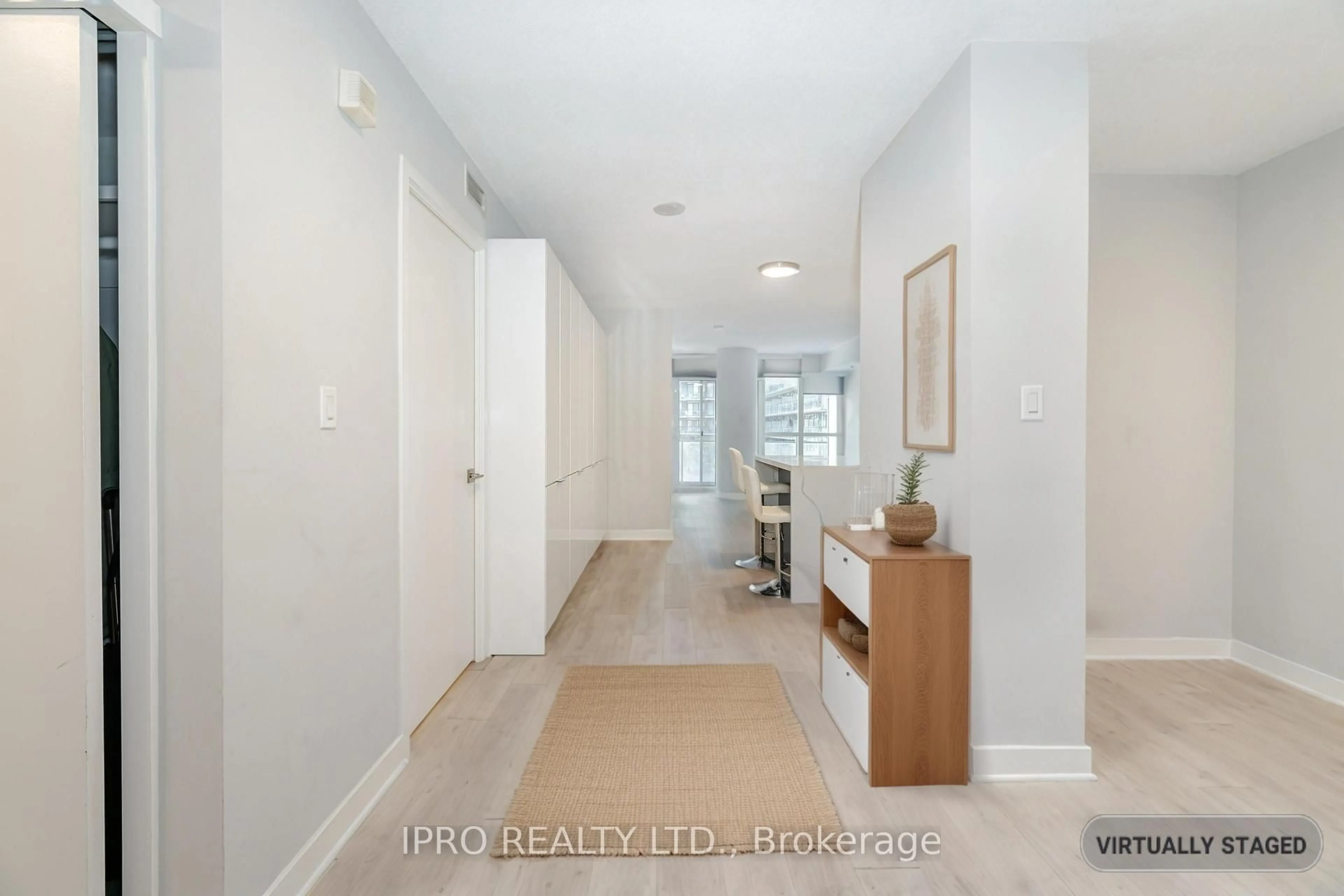 Indoor entryway for 10 Capreol Crt #557, Toronto Ontario M5V 3Z7