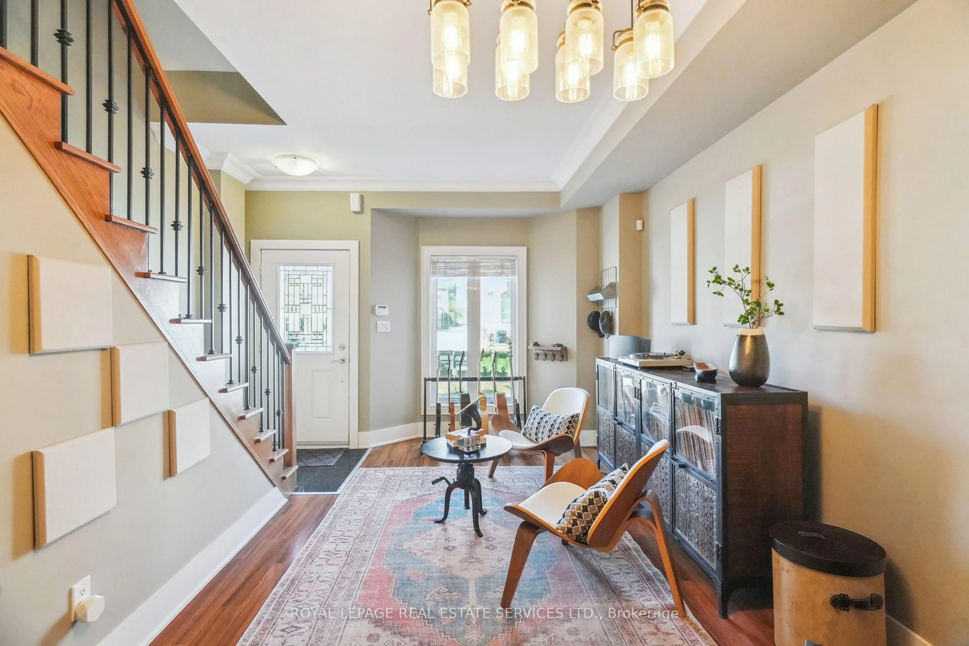 Indoor entryway for 119 Florence St, Toronto Ontario M6K 1P4