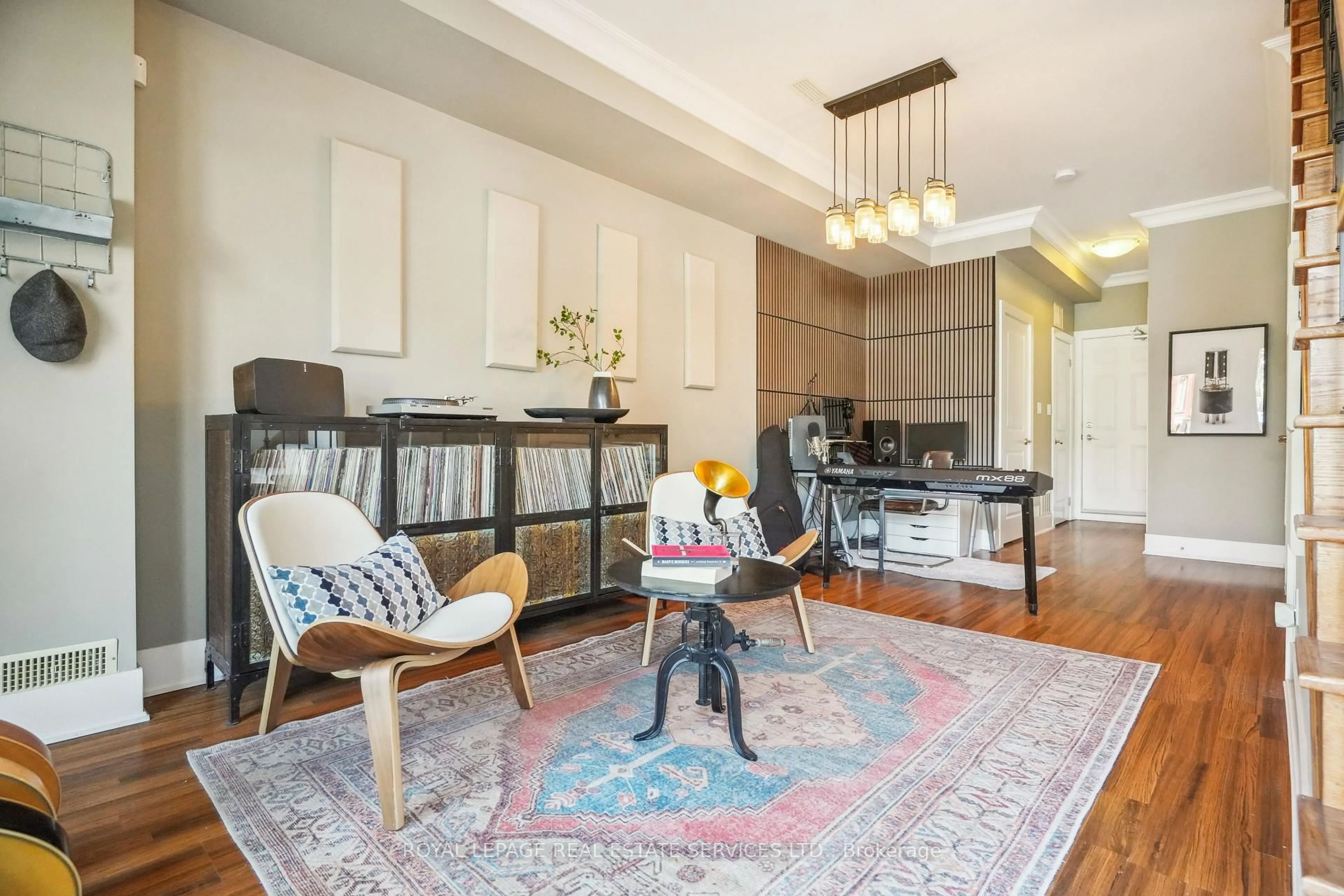 Living room with furniture, unknown for 119 Florence St, Toronto Ontario M6K 1P4