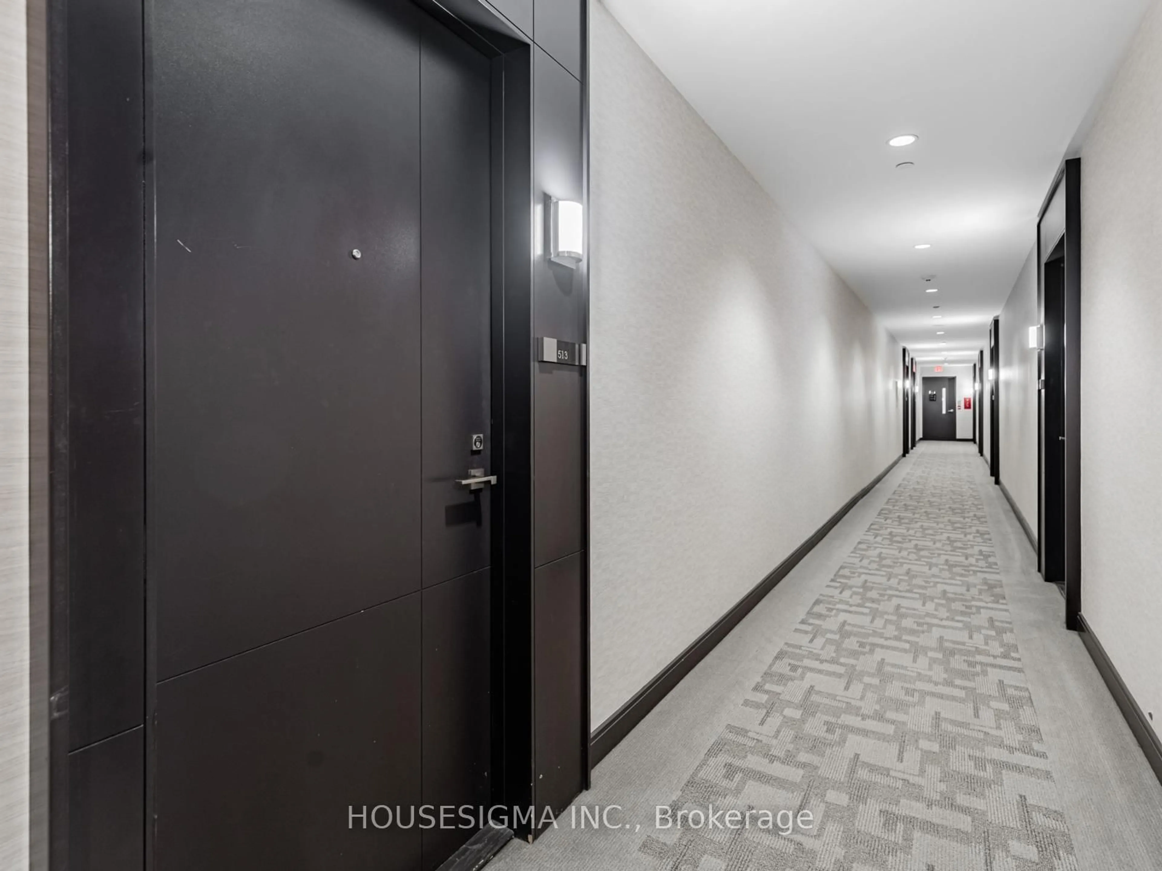 Indoor foyer for 120 Harrison Garden Blvd #513, Toronto Ontario M2N 0H1