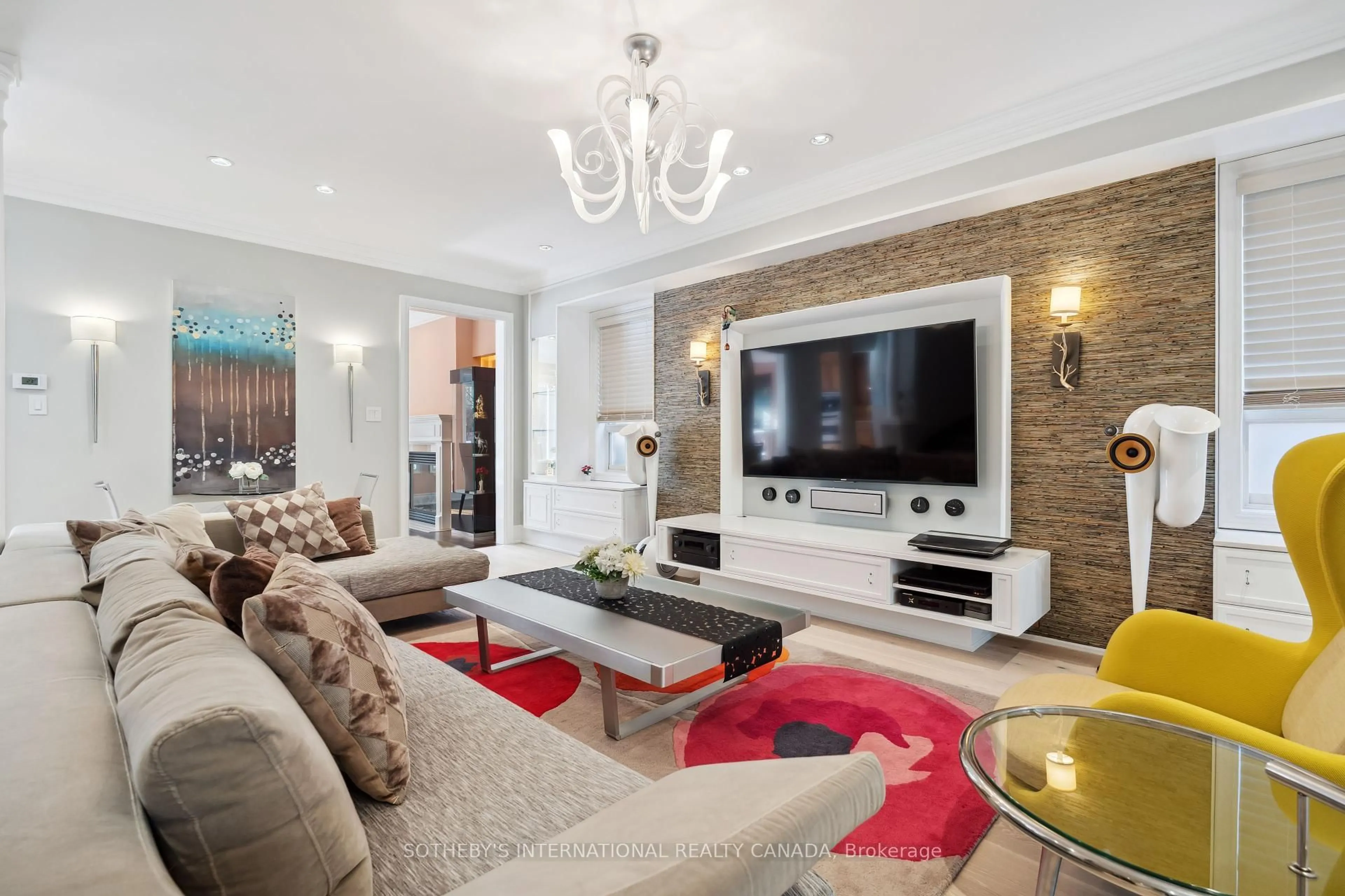 Living room with furniture, unknown for 20 Hampton Park Cres, Toronto Ontario M4W 3X7