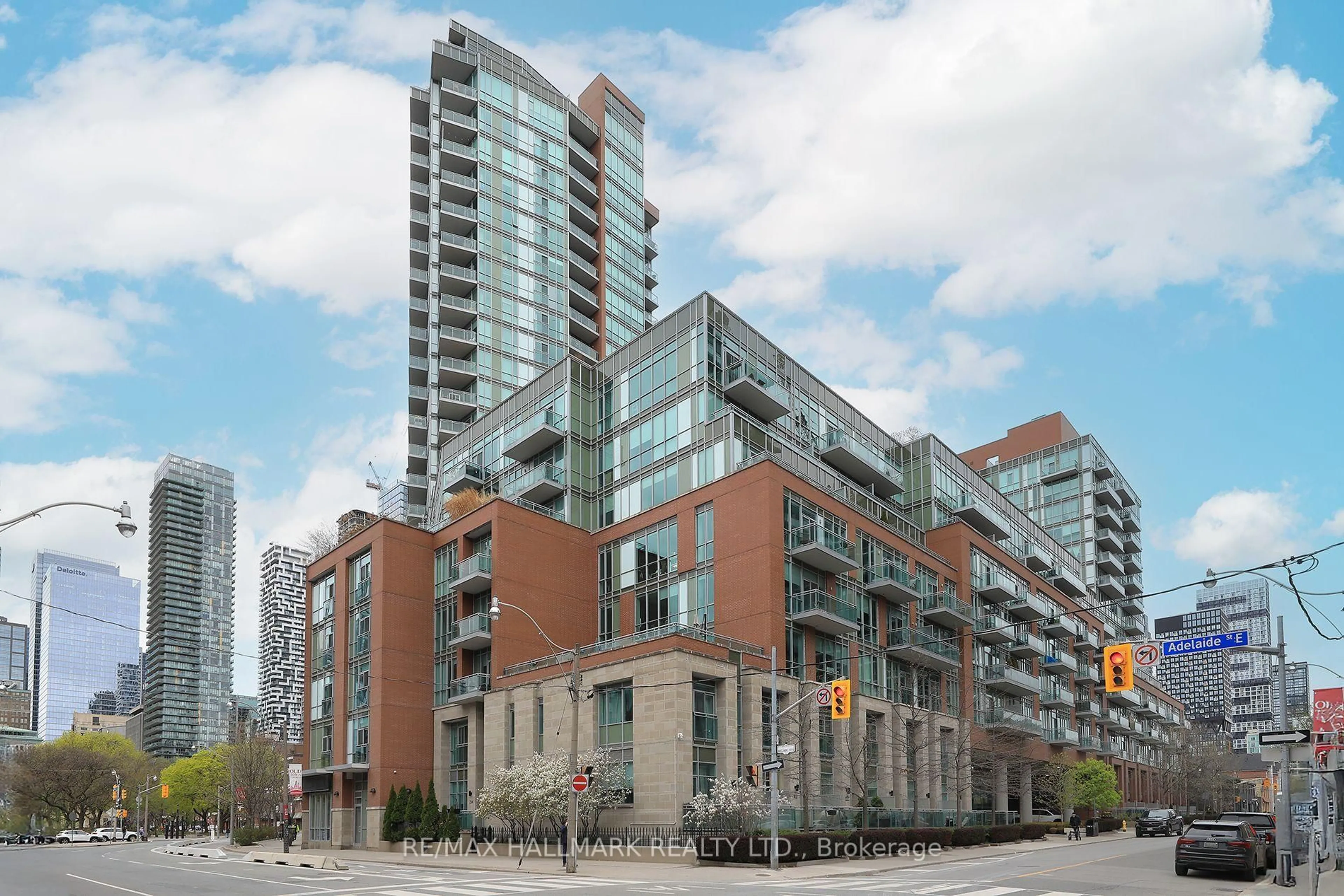 Patio, street for 112 George St #2203, Toronto Ontario M5A 2M5