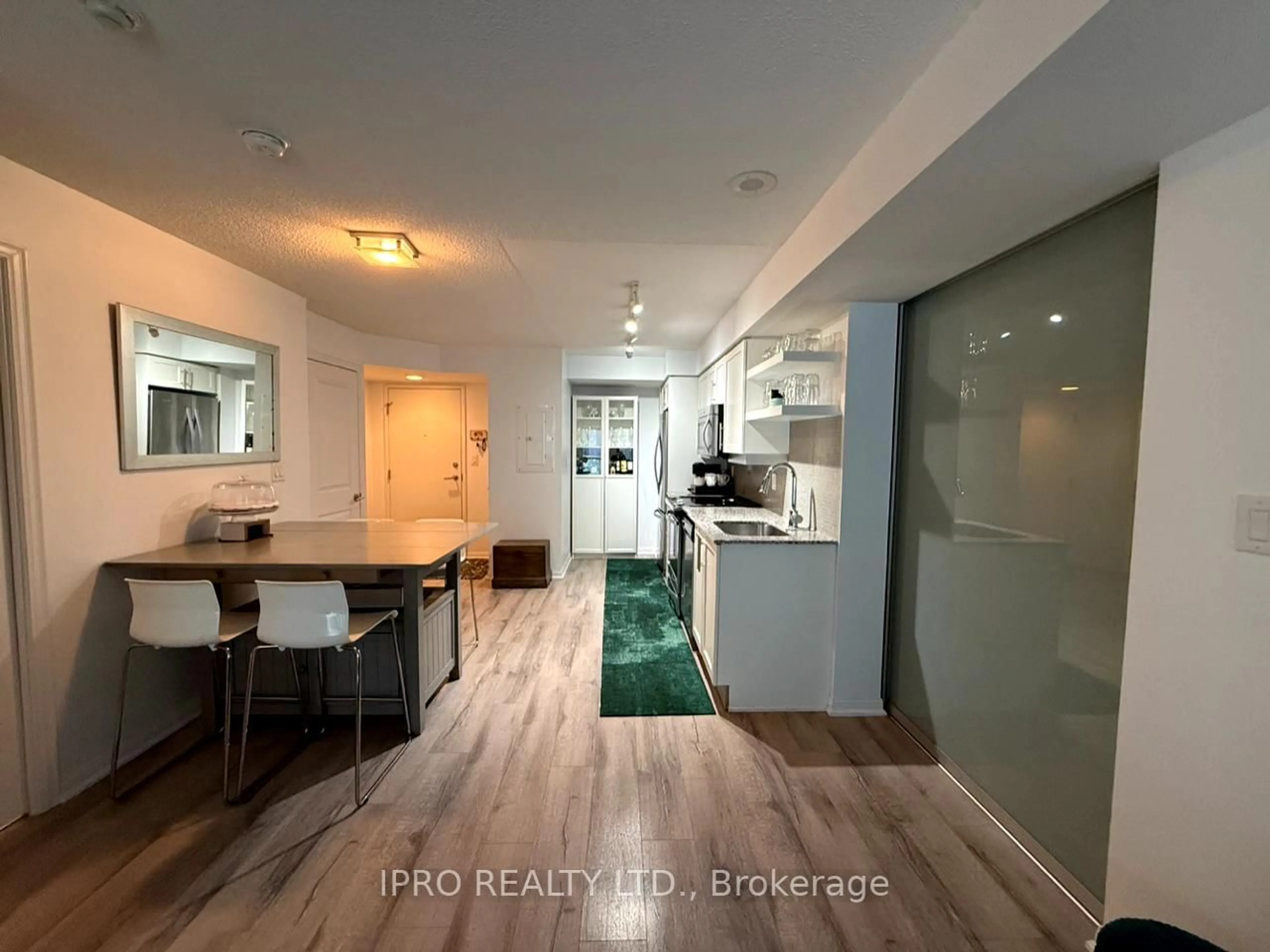 Open concept kitchen, unknown for 400 Adelaide St #801, Toronto Ontario M5A 4S3